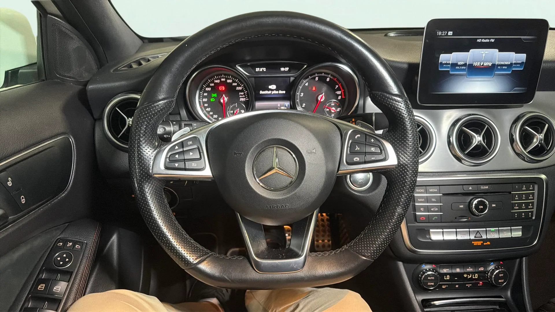 Mercedes-Benz GLA 180 - foto 7