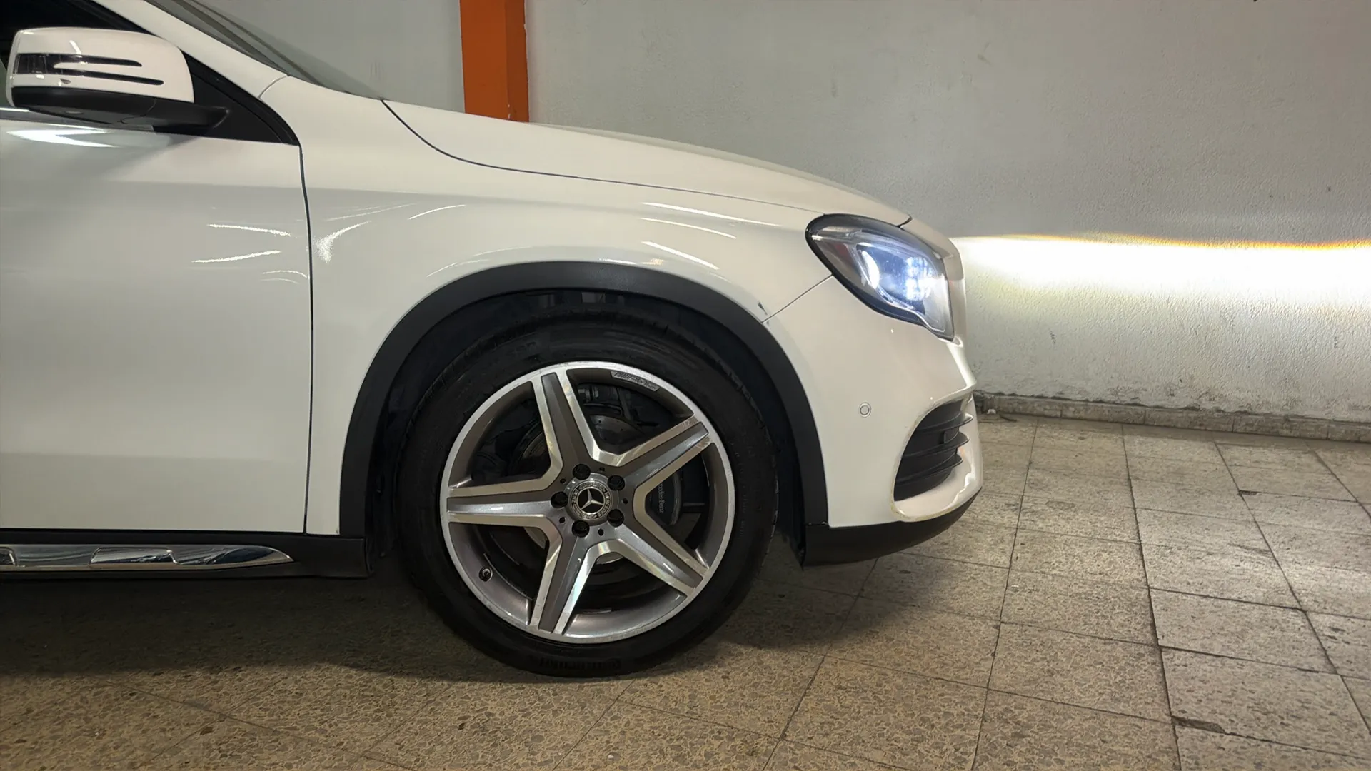 Mercedes-Benz GLA 180 - foto 14