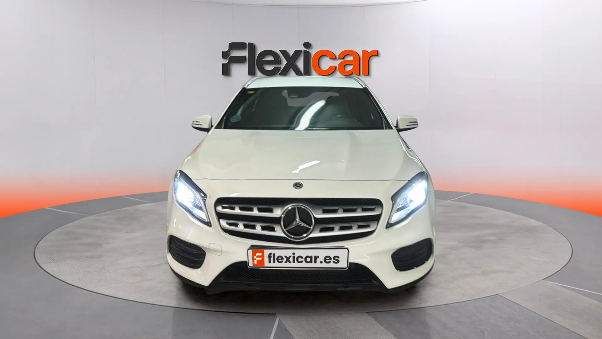 Mercedes-Benz GLA 180 - foto 2
