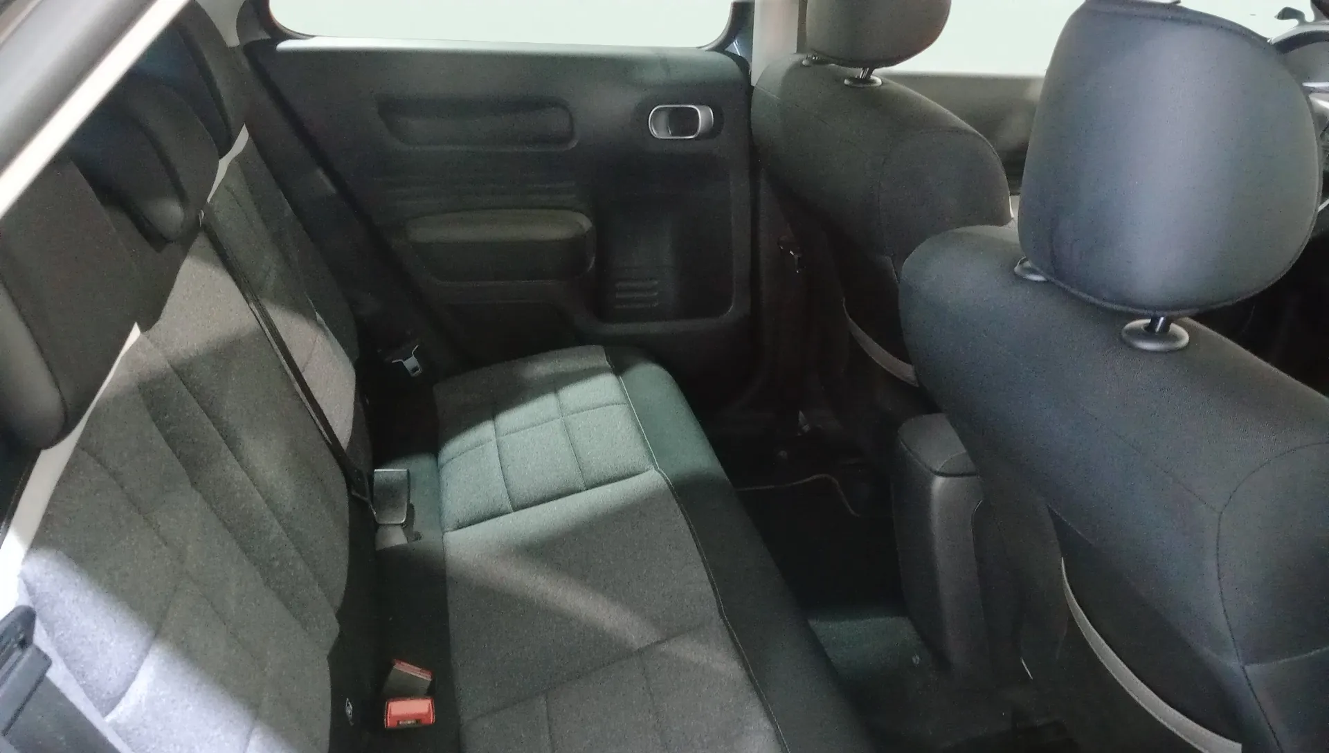 Citroën C4 Cactus BlueHDi 100 Business - foto 8