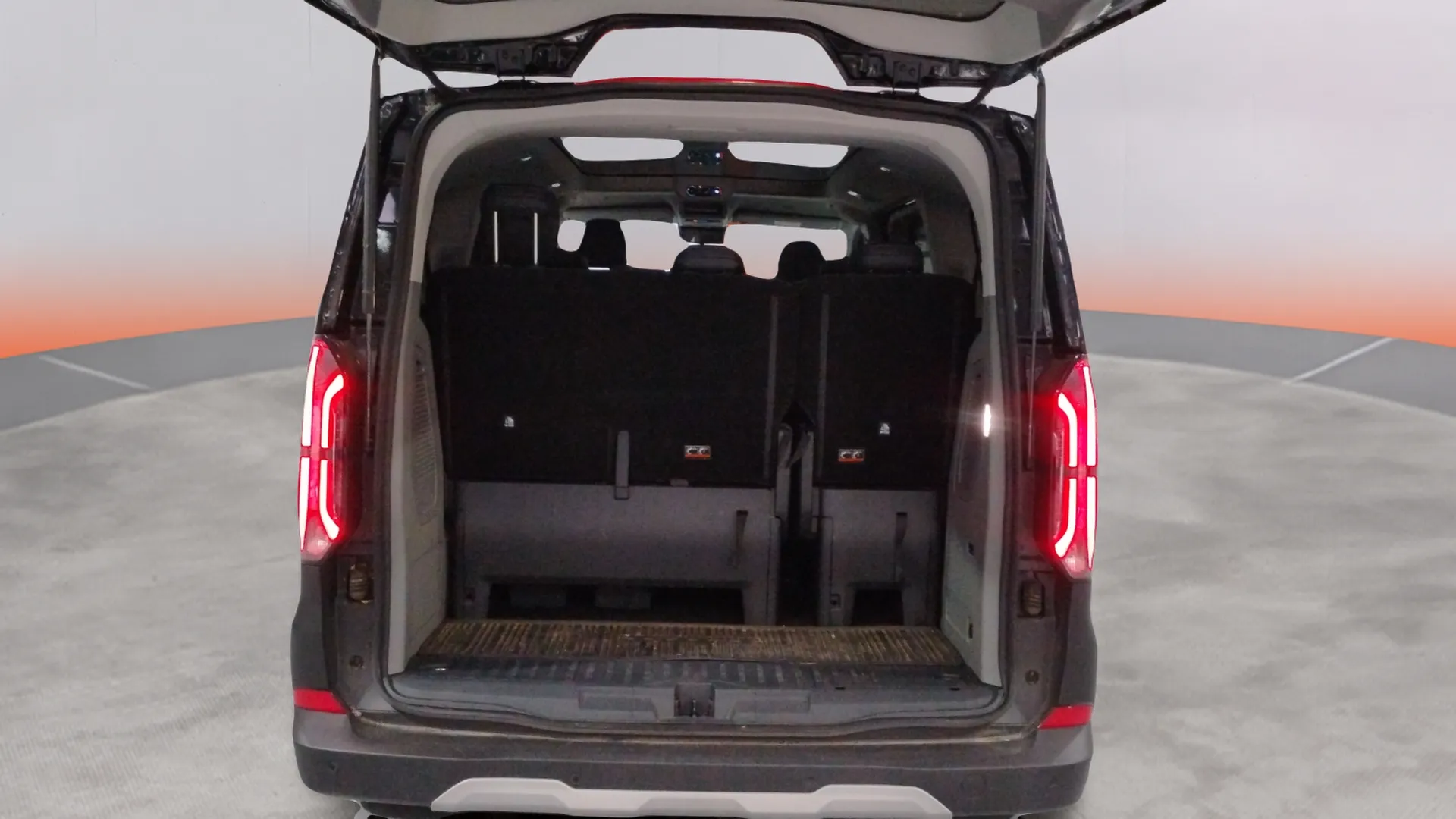 Ford Tourneo Custom 2.0 EcoBlue L1 Active - foto 23