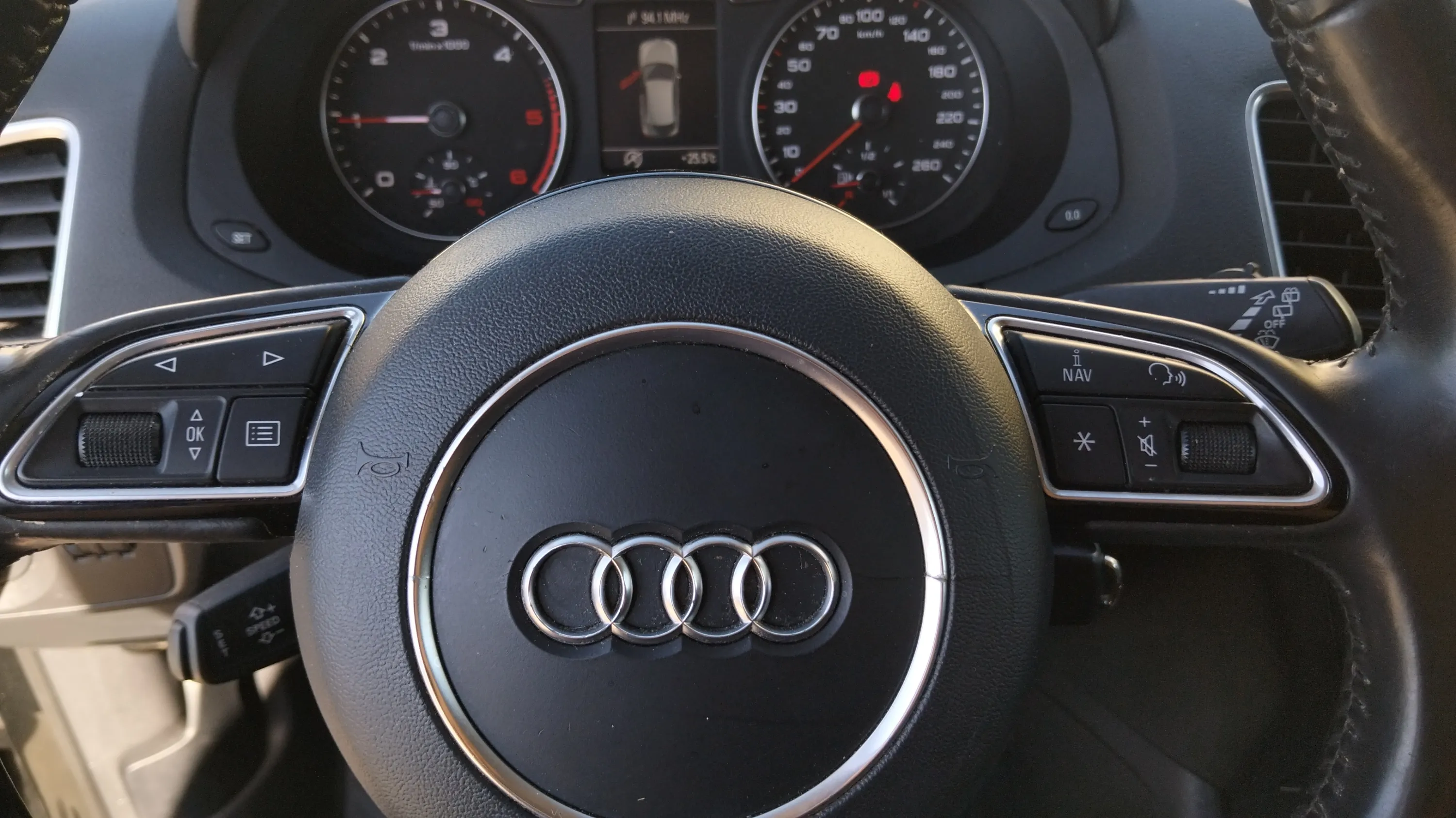 Audi Q3 2.0 TDI quattro - foto 19