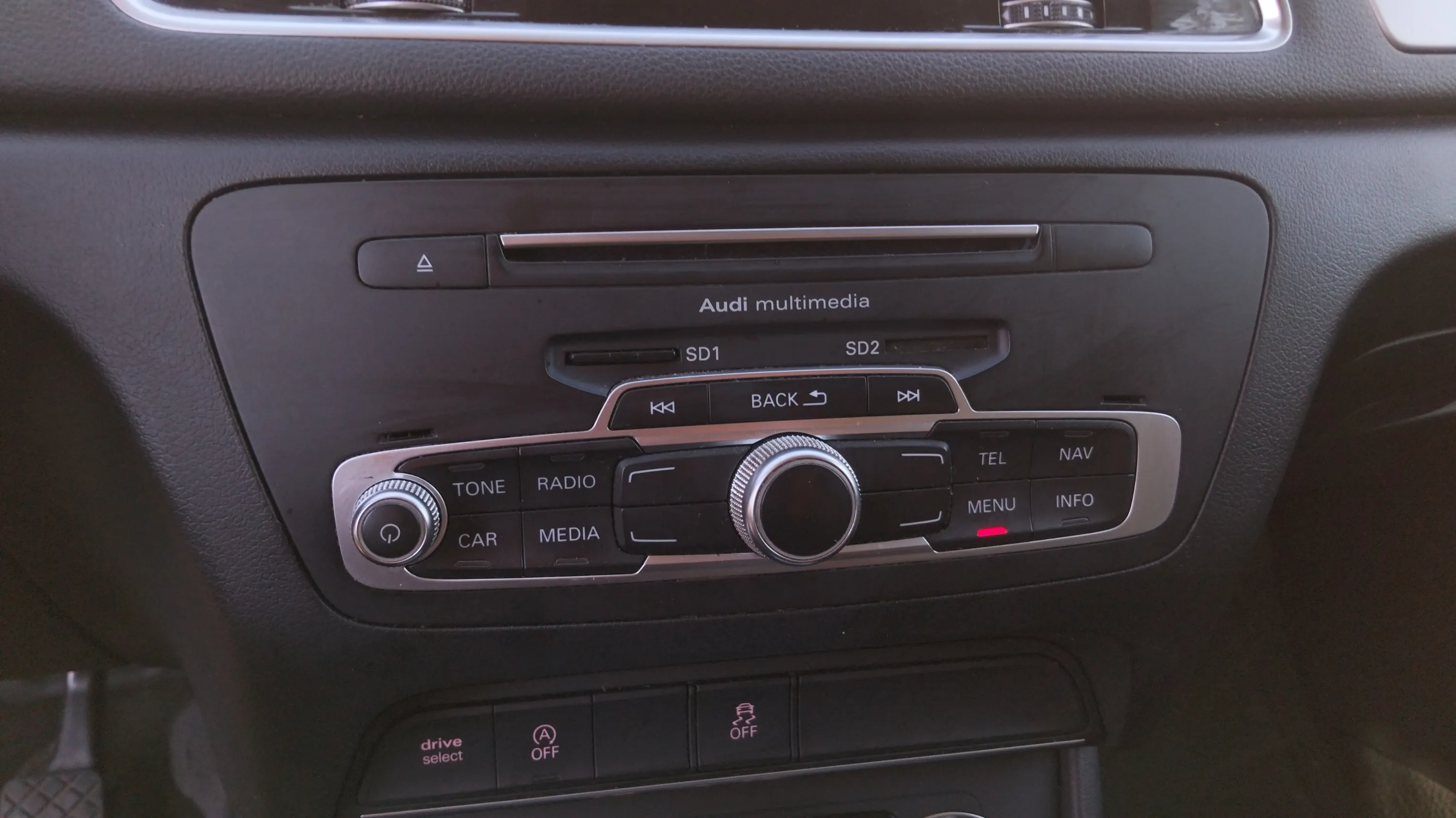 Audi Q3 2.0 TDI quattro - foto 23