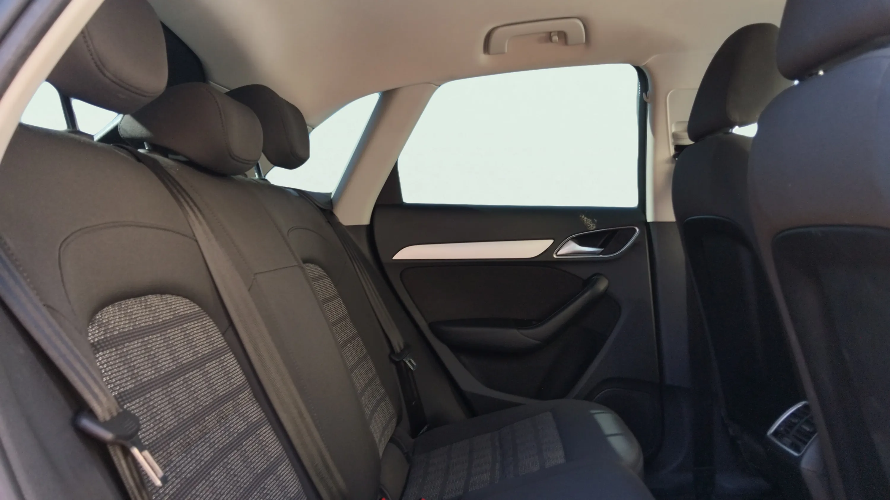Audi Q3 2.0 TDI quattro - foto 16