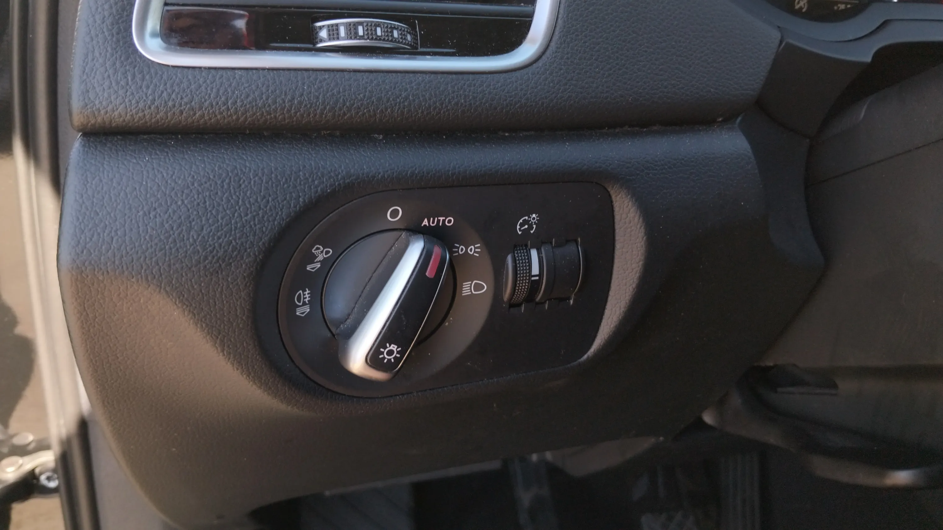 Audi Q3 2.0 TDI quattro - foto 18