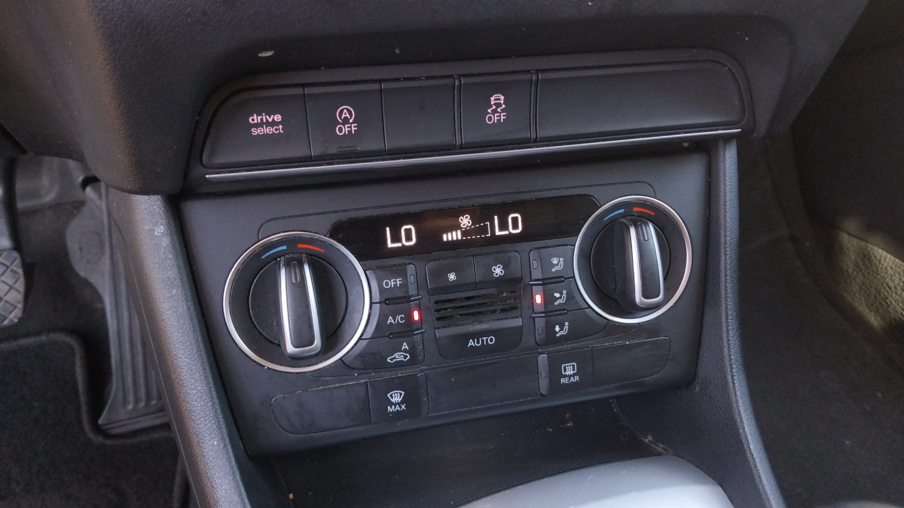 Audi Q3 2.0 TDI quattro - foto 24