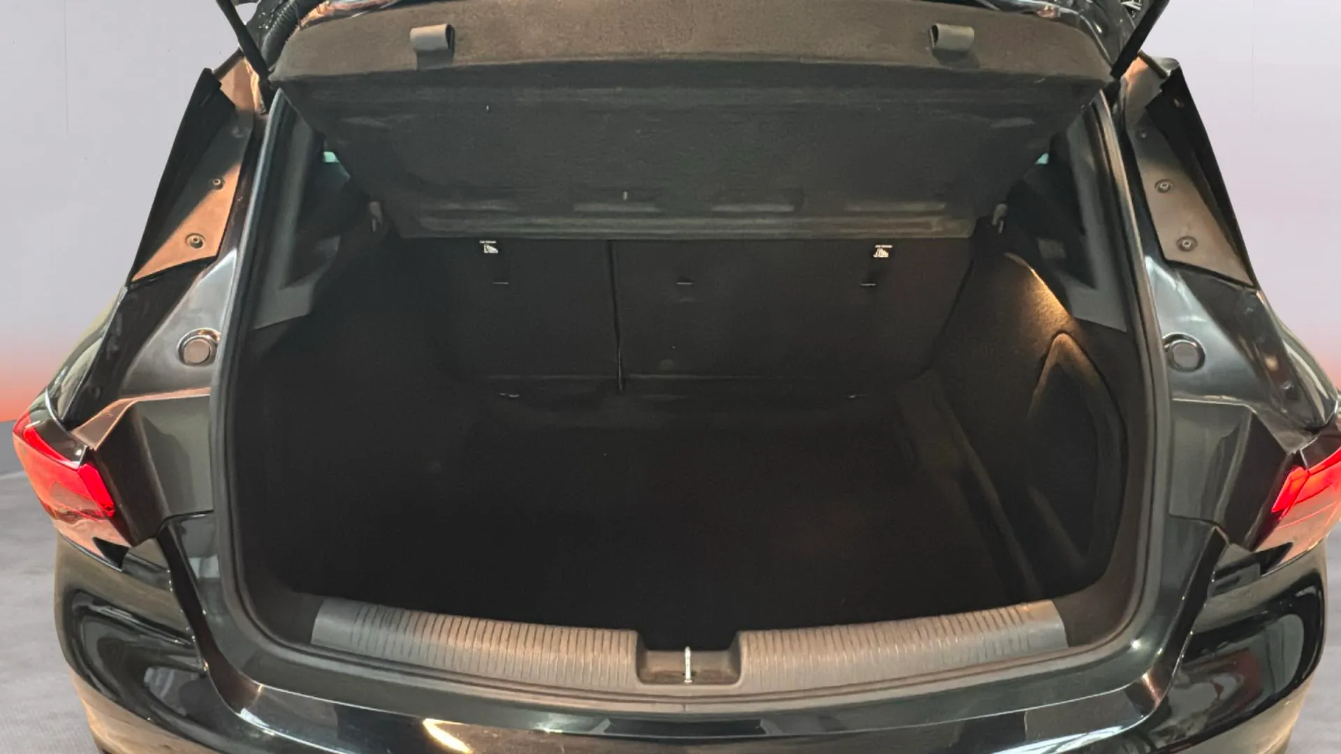 Opel Astra 1.6 CDTi Dynamic - foto 24