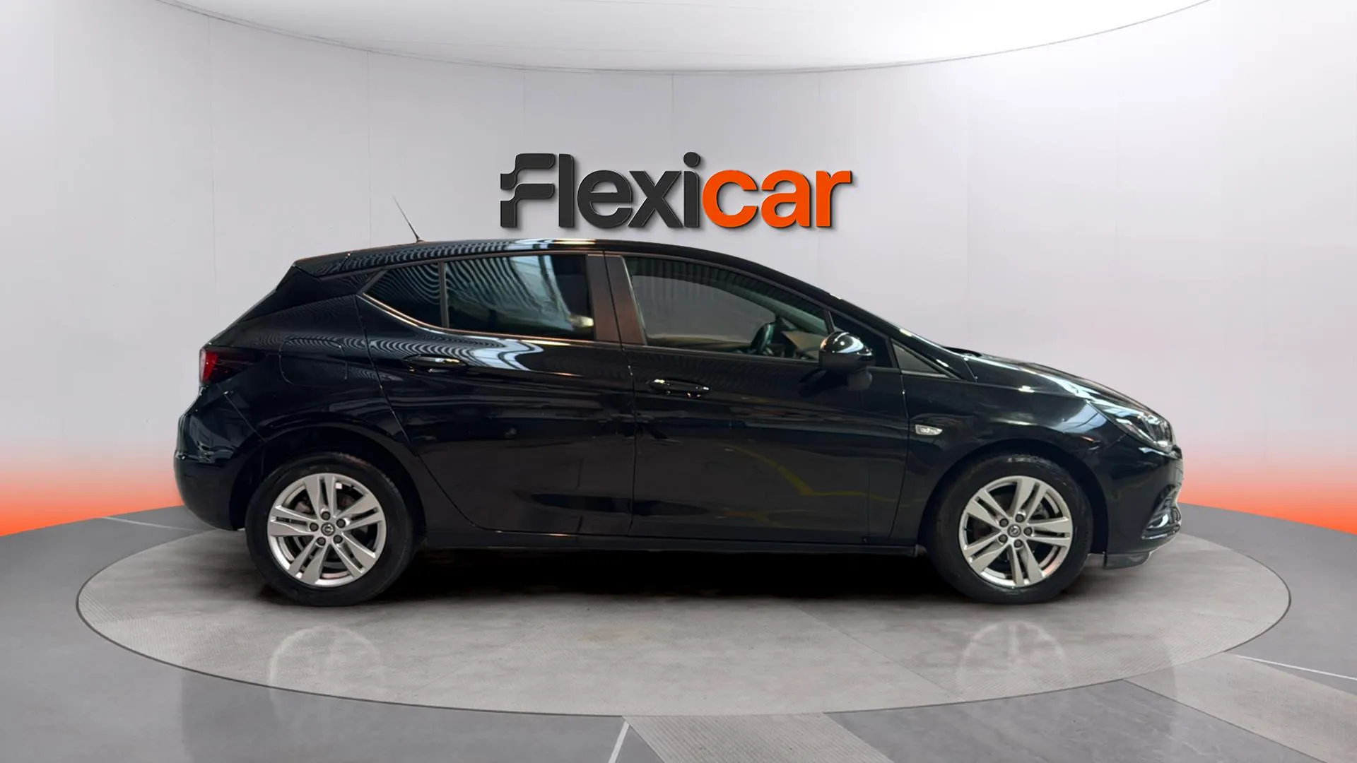 Opel Astra 1.6 CDTi Dynamic - foto 8