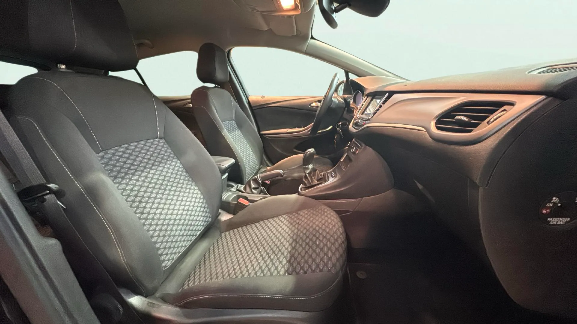 Opel Astra 1.6 CDTi Dynamic - foto 10