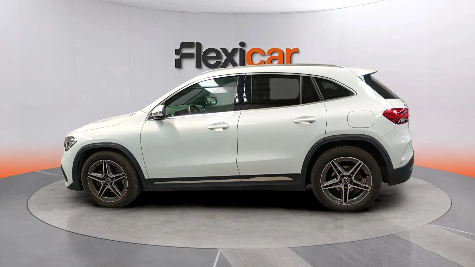 Mercedes-Benz GLA 200 D - foto 4