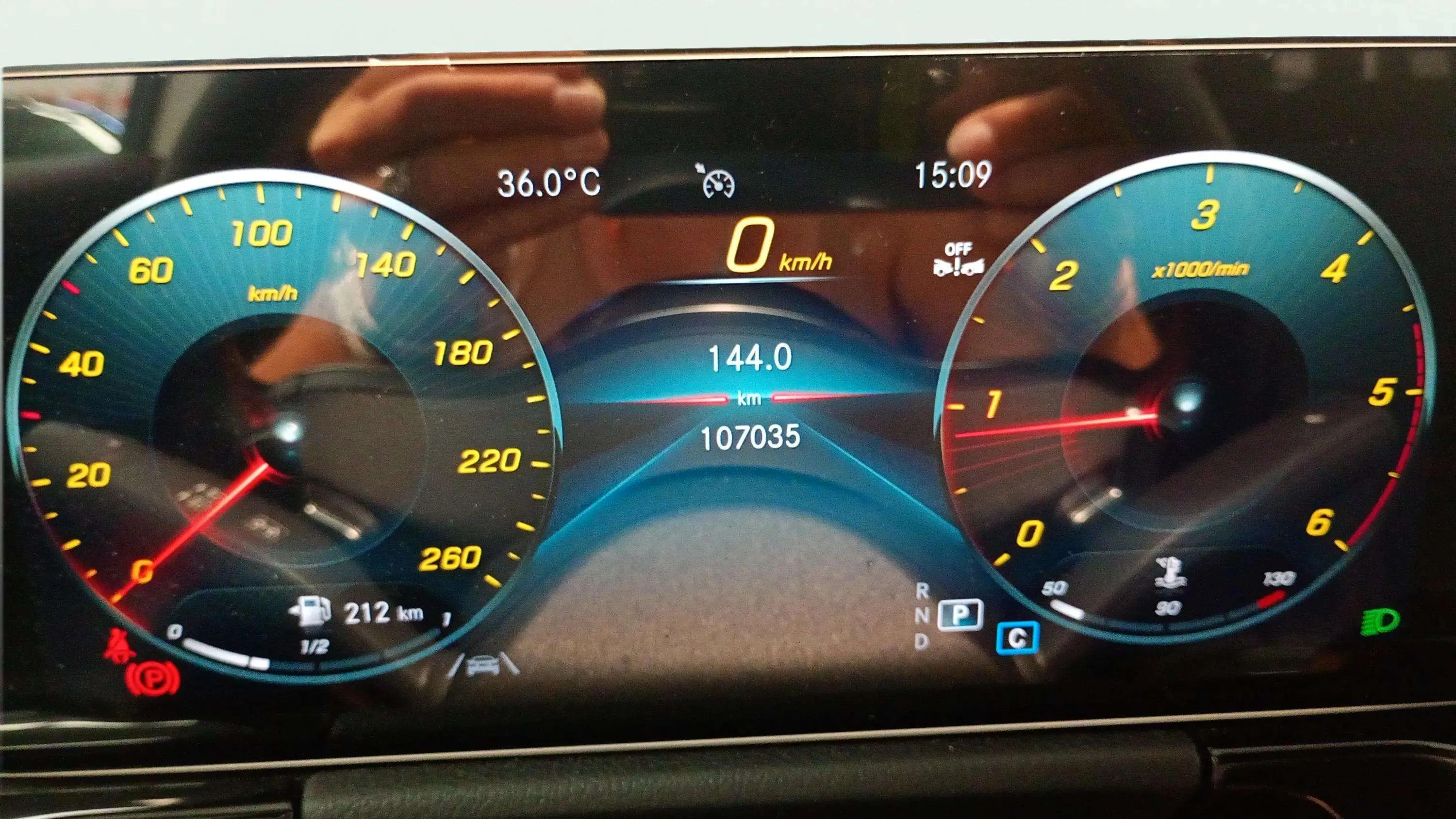 Mercedes-Benz GLA 200 D - foto 10