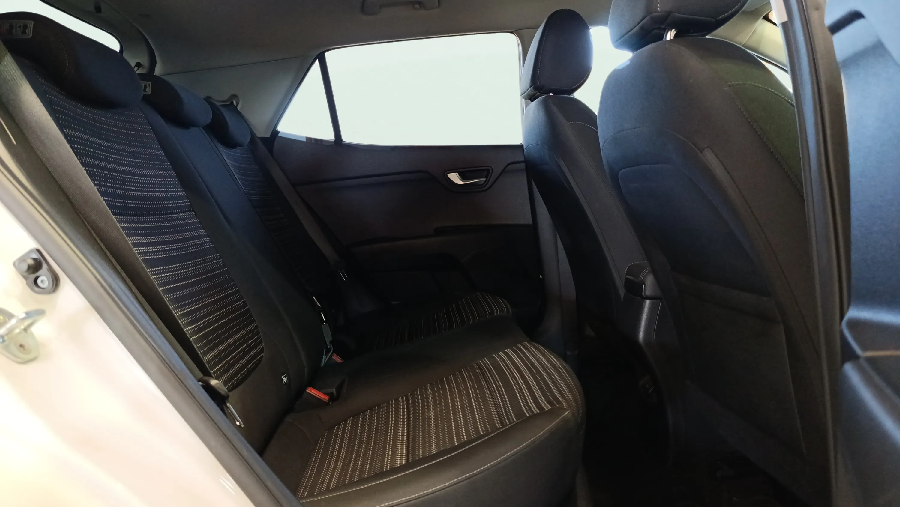 Kia Stonic 1.0 T-GDi Drive - foto 31