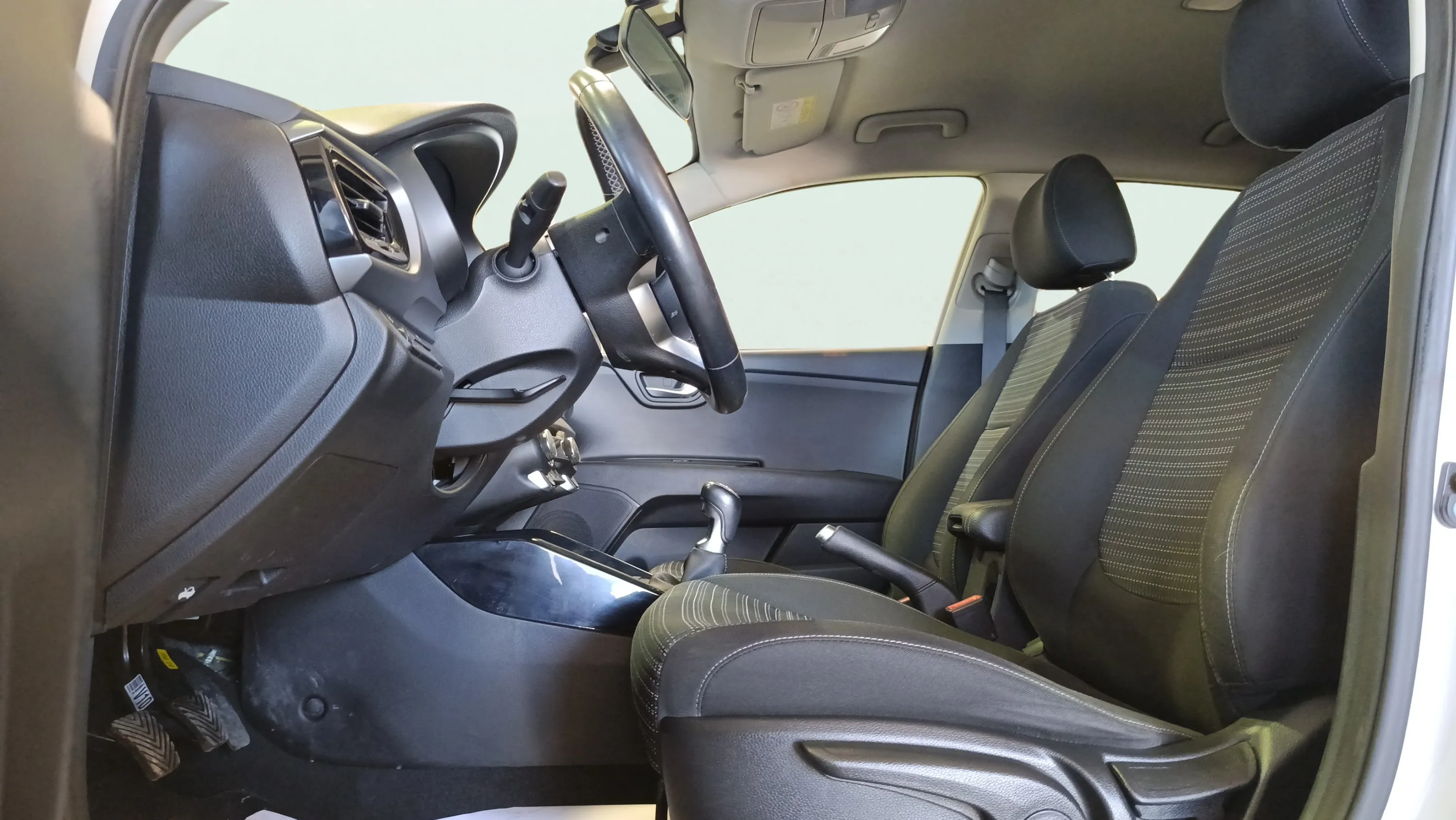 Kia Stonic 1.0 T-GDi Drive - foto 28