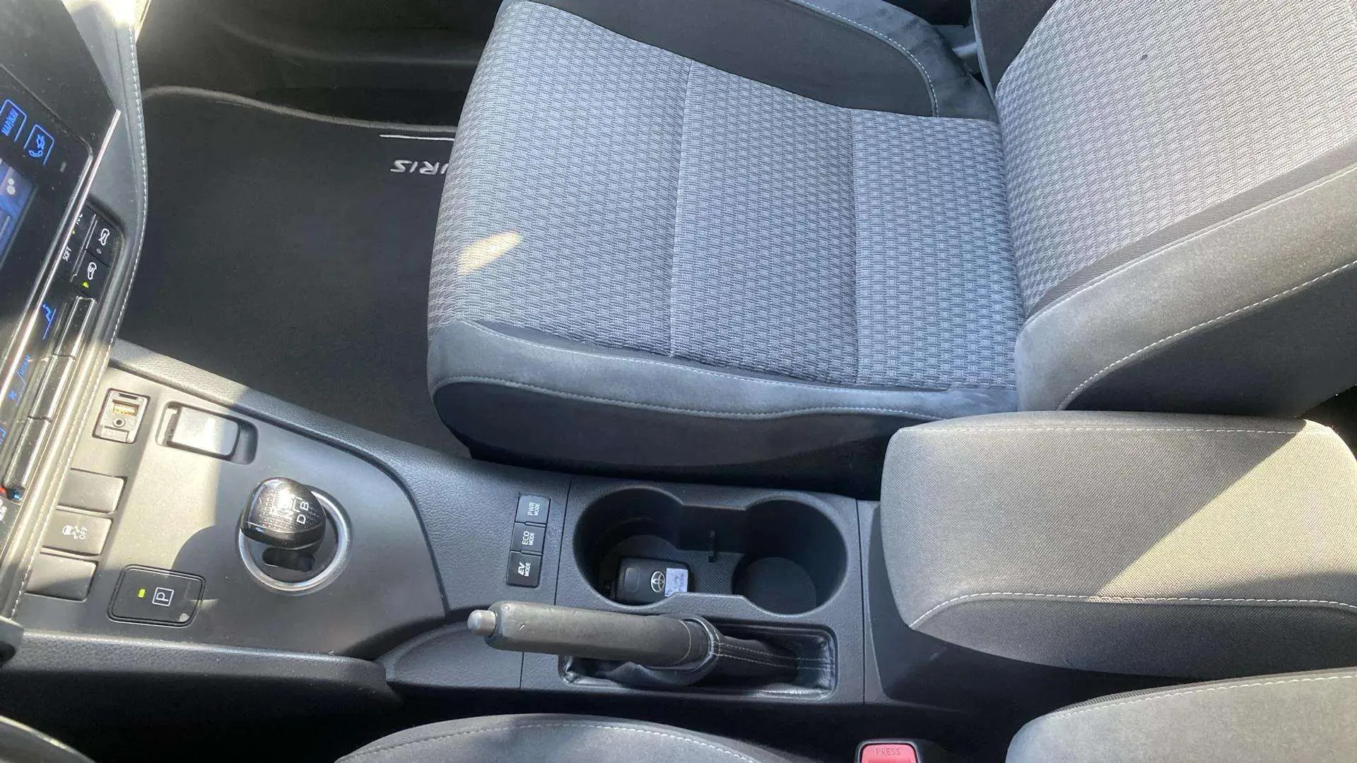 Toyota Auris 1.8 140H Hybrid Active (Business Plus) - foto 18