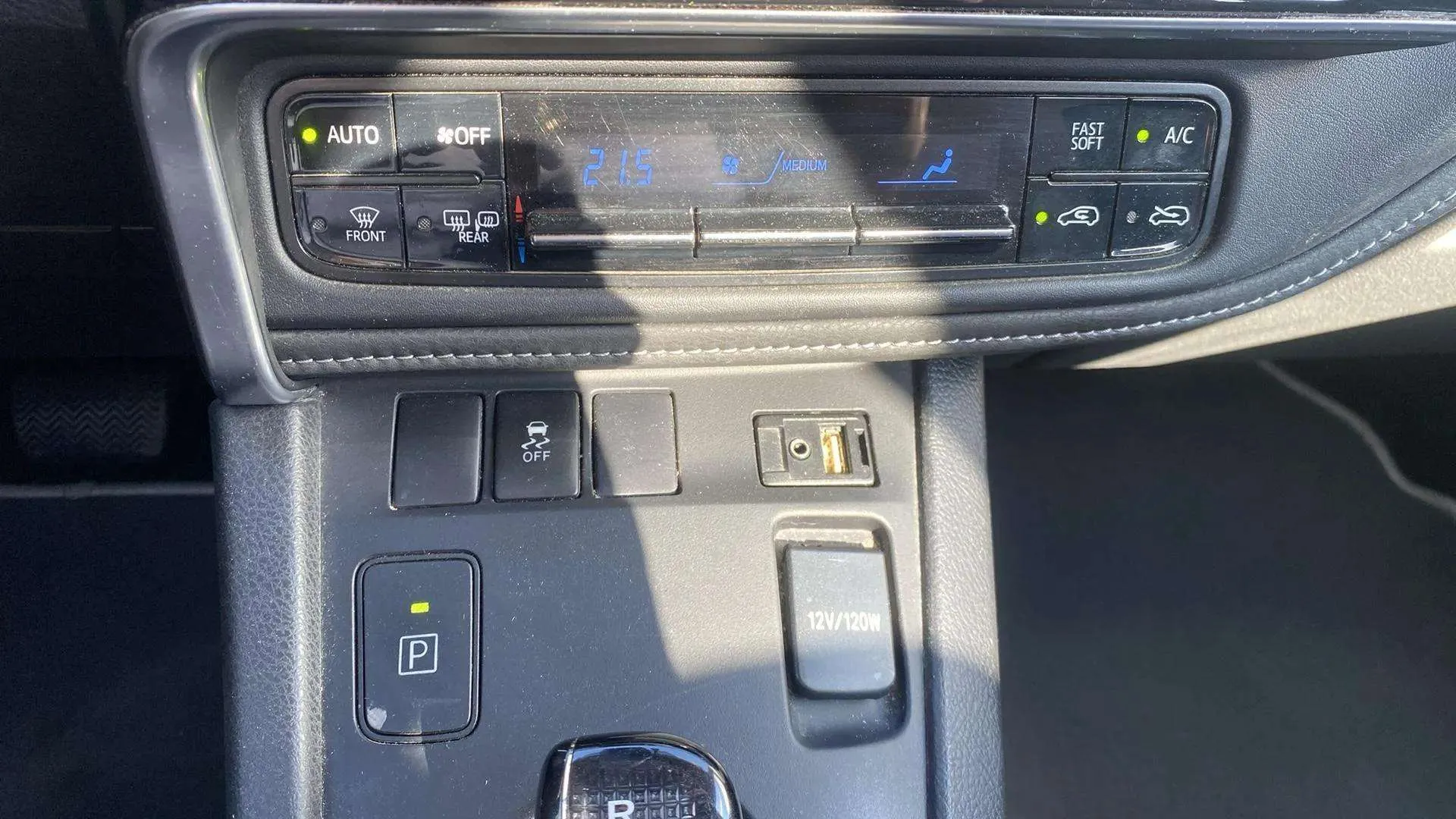 Toyota Auris 1.8 140H Hybrid Active (Business Plus) - foto 17