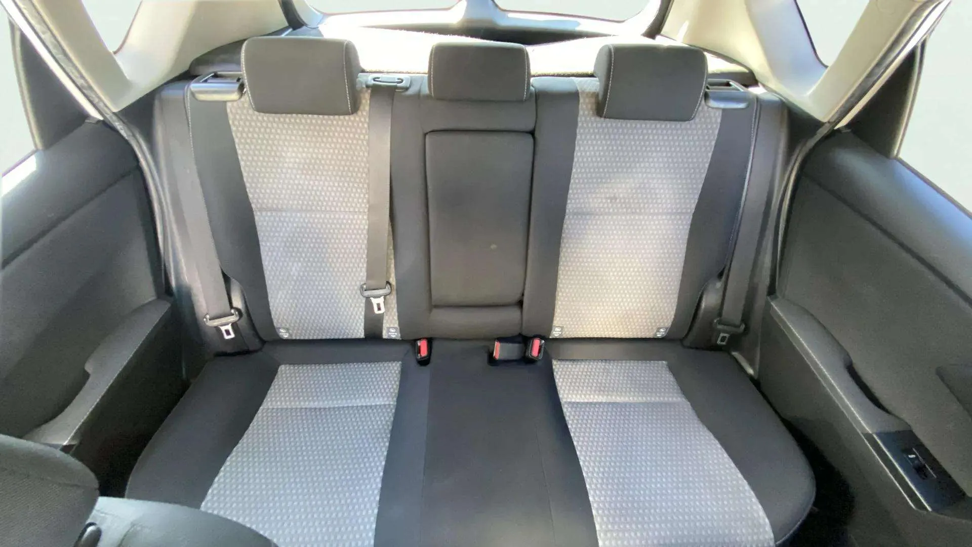 Toyota Auris 1.8 140H Hybrid Active (Business Plus) - foto 25
