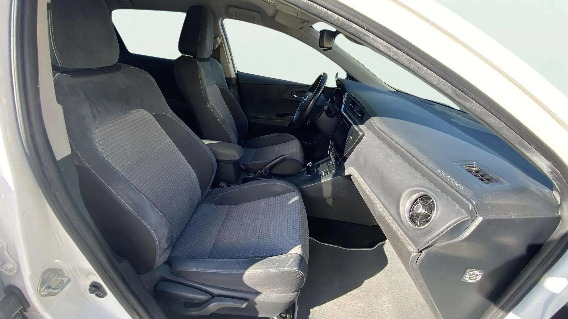 Toyota Auris 1.8 140H Hybrid Active (Business Plus) - foto 21