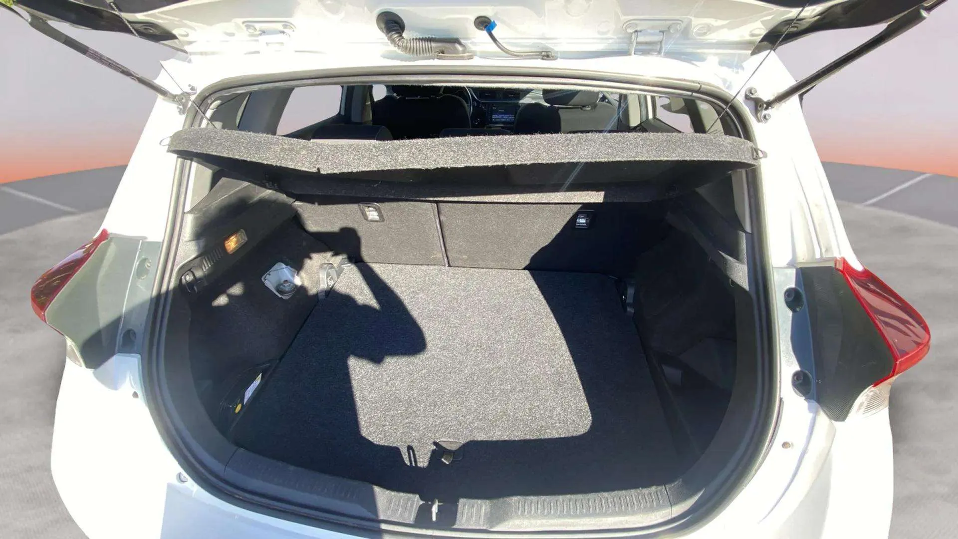 Toyota Auris 1.8 140H Hybrid Active (Business Plus) - foto 26