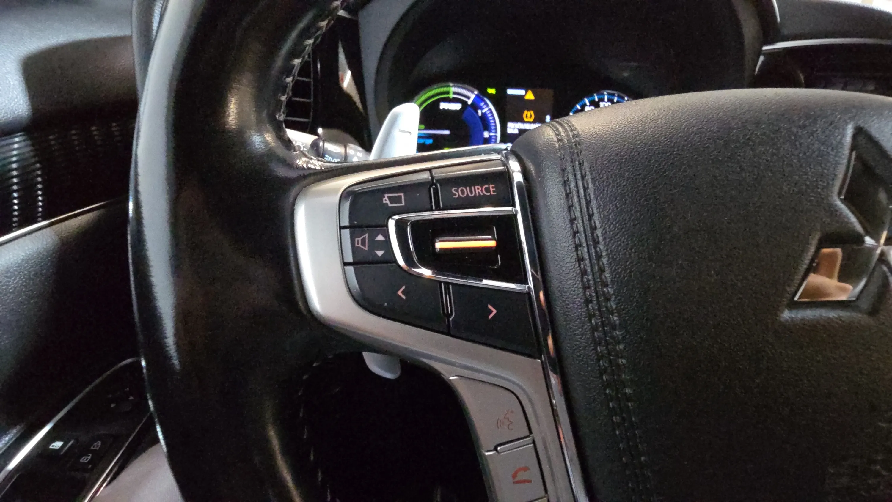 Mitsubishi Outlander 2.4 PHEV Kaiteki 4WD - foto 12