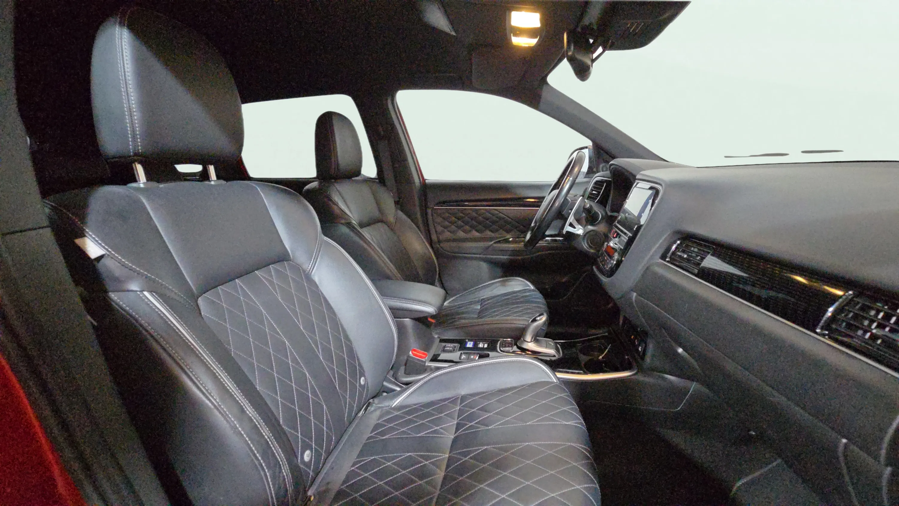 Mitsubishi Outlander 2.4 PHEV Kaiteki 4WD - foto 17