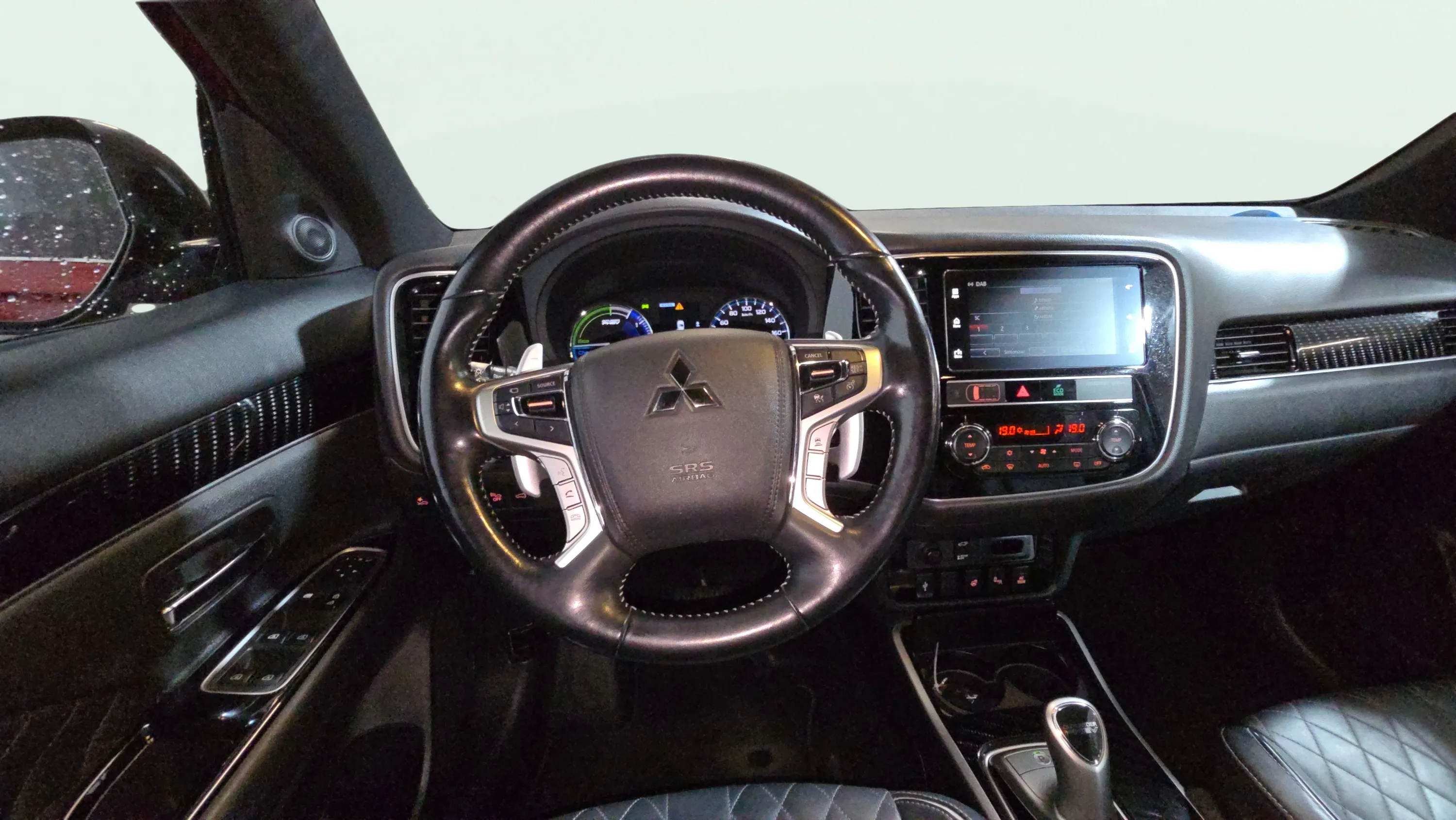 Mitsubishi Outlander 2.4 PHEV Kaiteki 4WD - foto 11