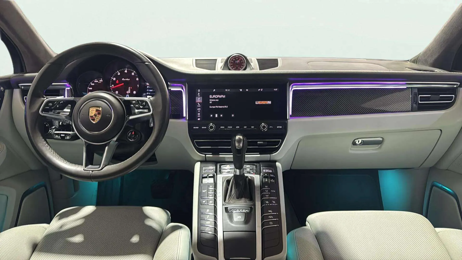 Porsche Macan Turbo - foto 10