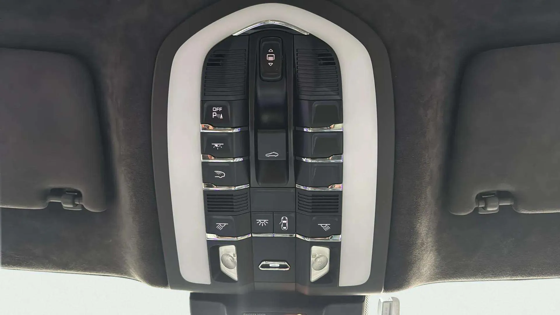 Porsche Macan Turbo - foto 23