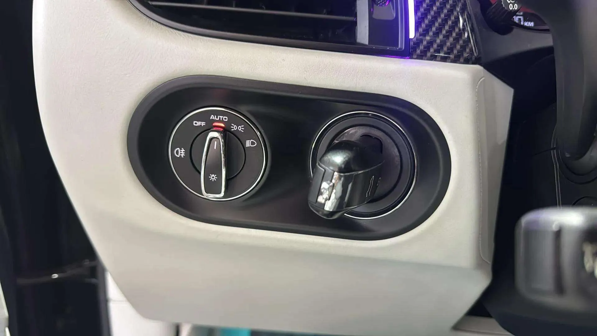 Porsche Macan Turbo - foto 16