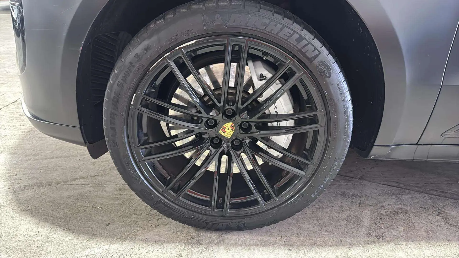 Porsche Macan Turbo - foto 28