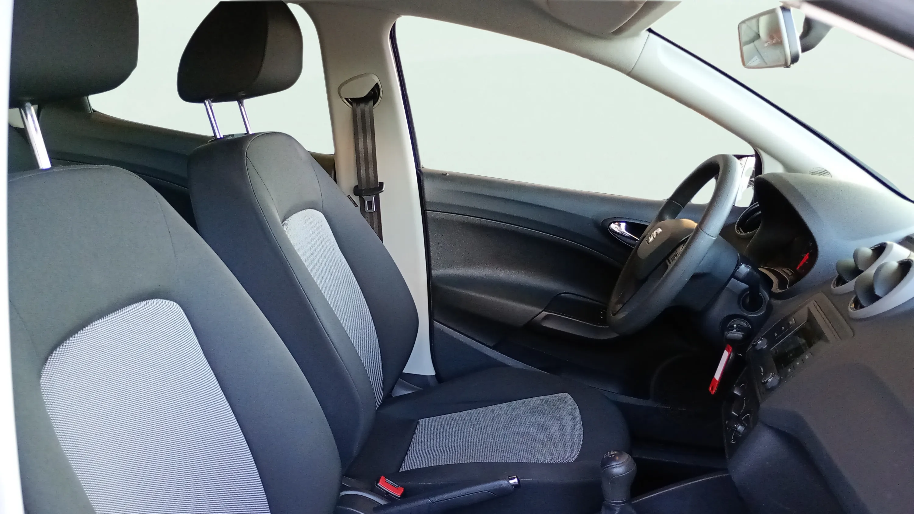 SEAT Ibiza 1.2 TSI Reference - foto 16