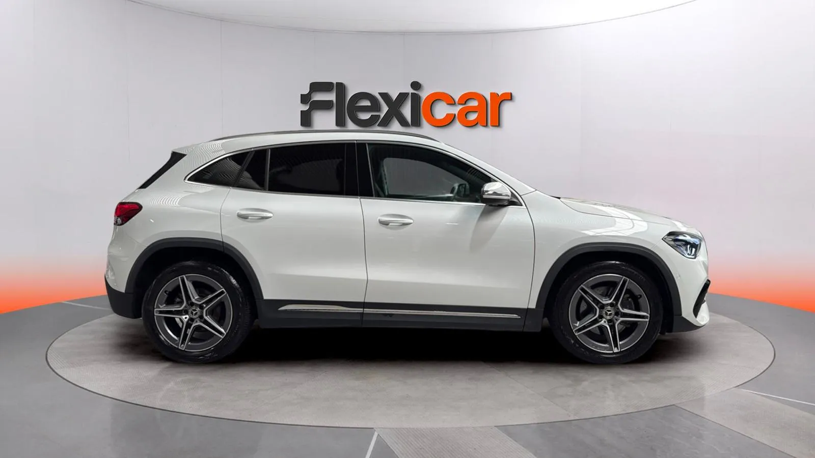 Mercedes-Benz GLA 200 D - foto 8
