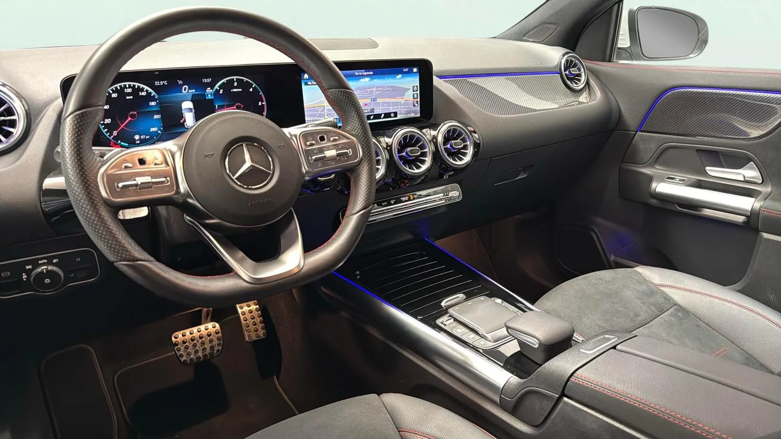 Mercedes-Benz GLA 200 D - foto 22