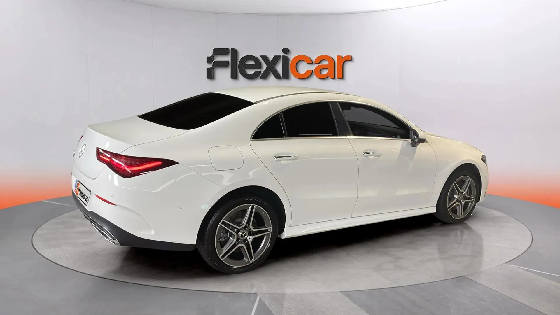 Mercedes-Benz CLA 250 e - foto 8