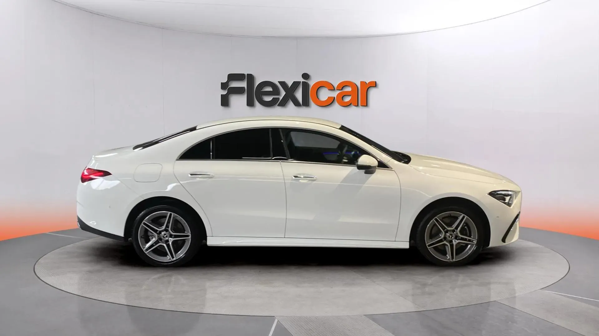 Mercedes-Benz CLA 250 e - foto 10