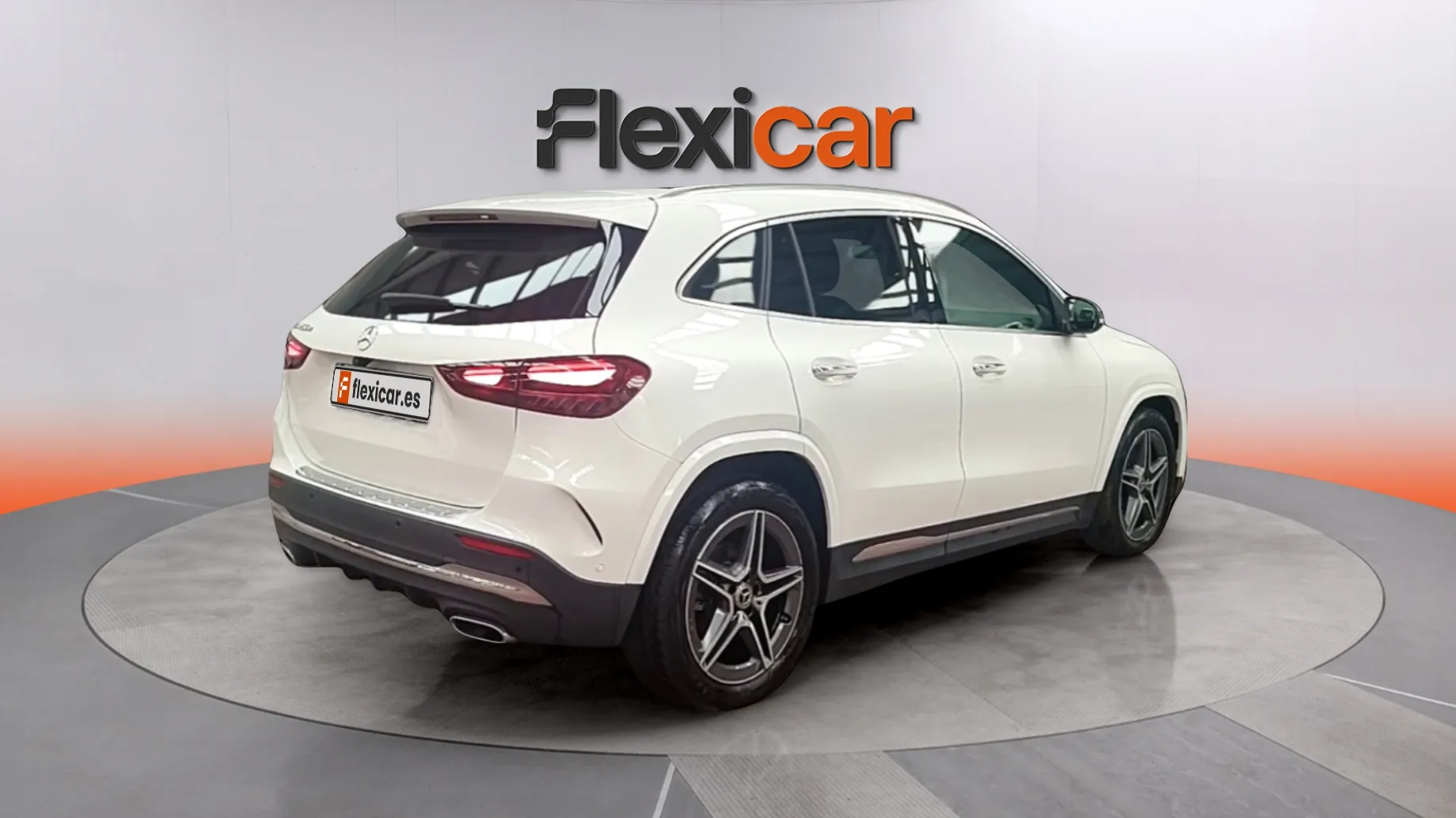 Mercedes-Benz GLA 200 D - foto 8