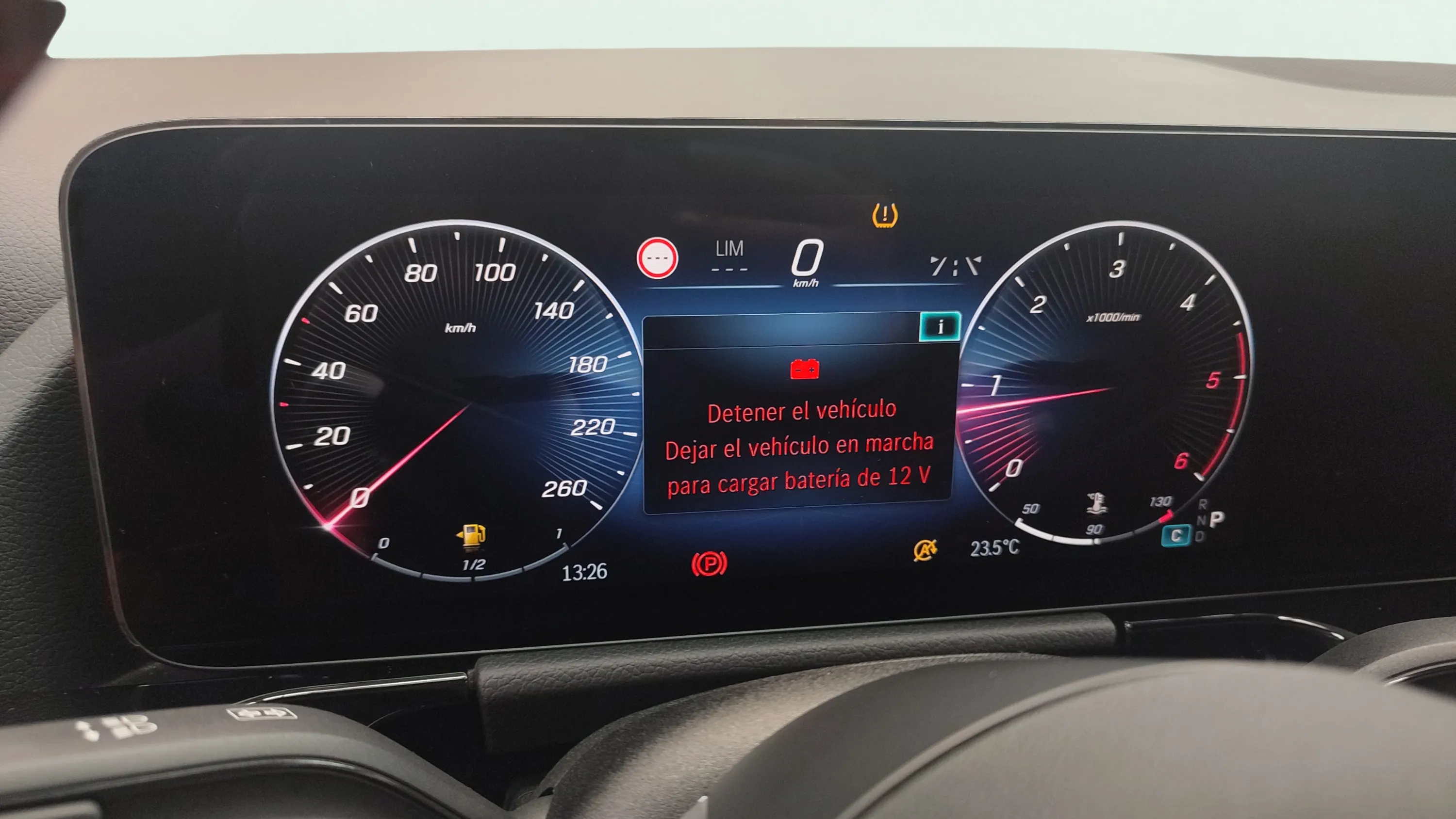 Mercedes-Benz GLA 200 D - foto 13