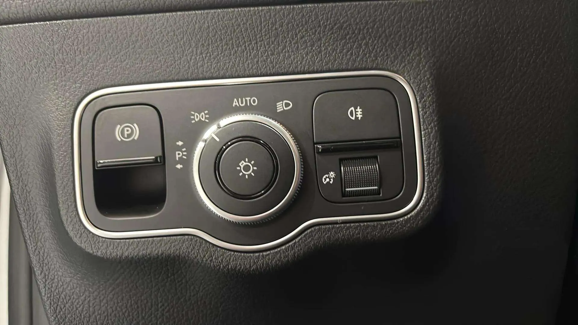 Mercedes-Benz GLA 220 D 4MATIC - foto 18