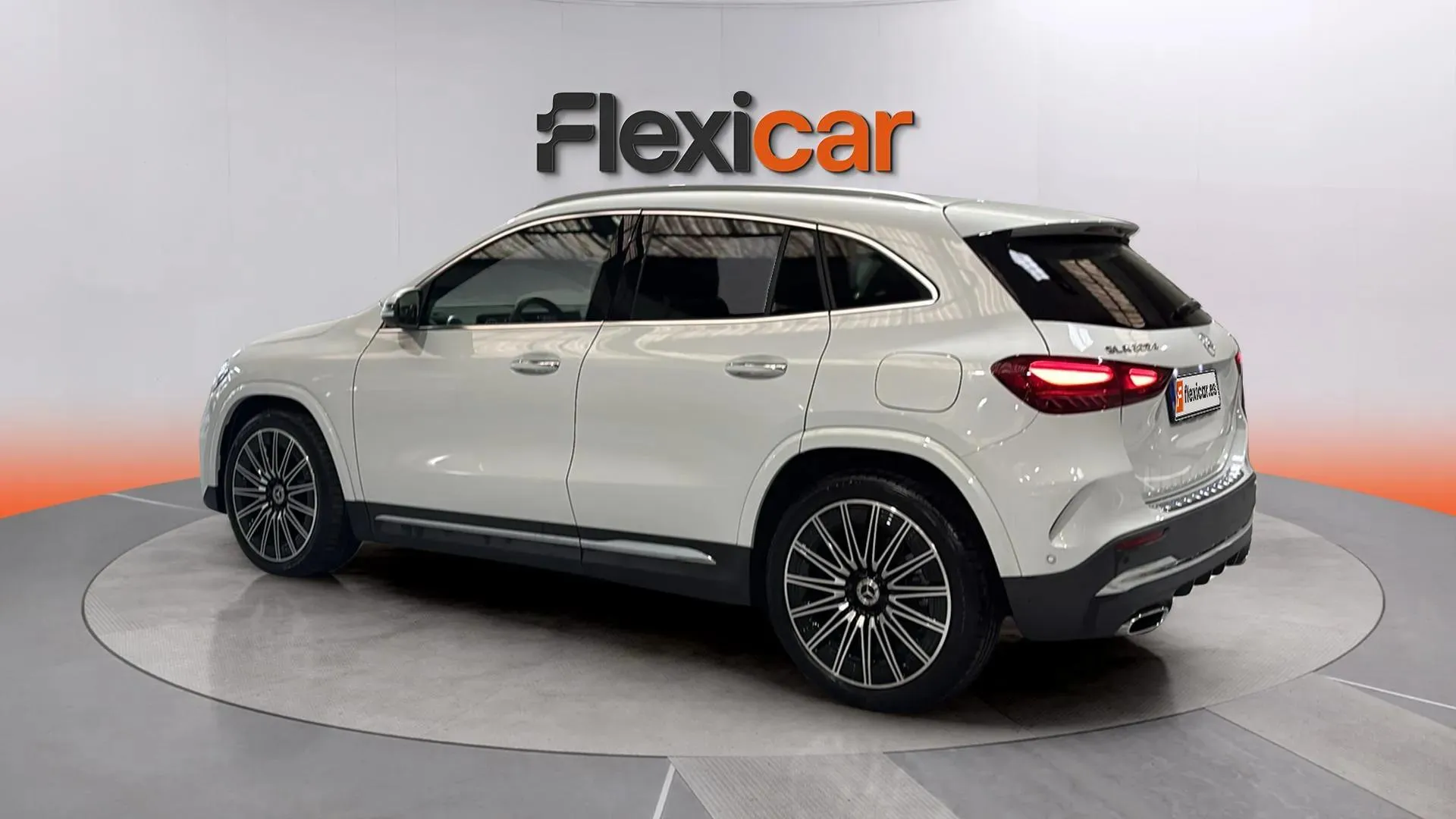 Mercedes-Benz GLA 220 D 4MATIC - foto 5