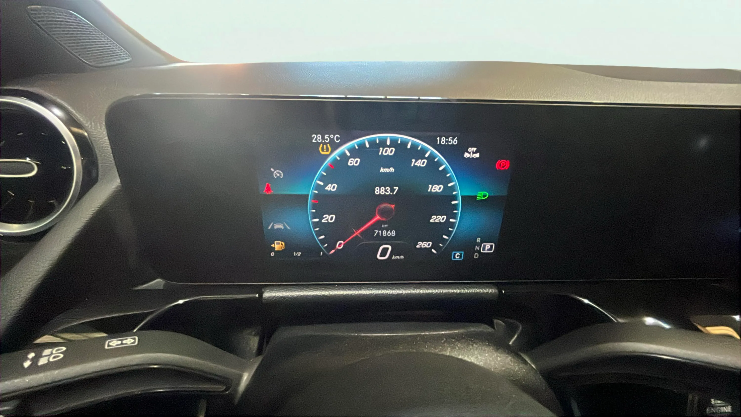 Mercedes-Benz GLA 200 D - foto 15
