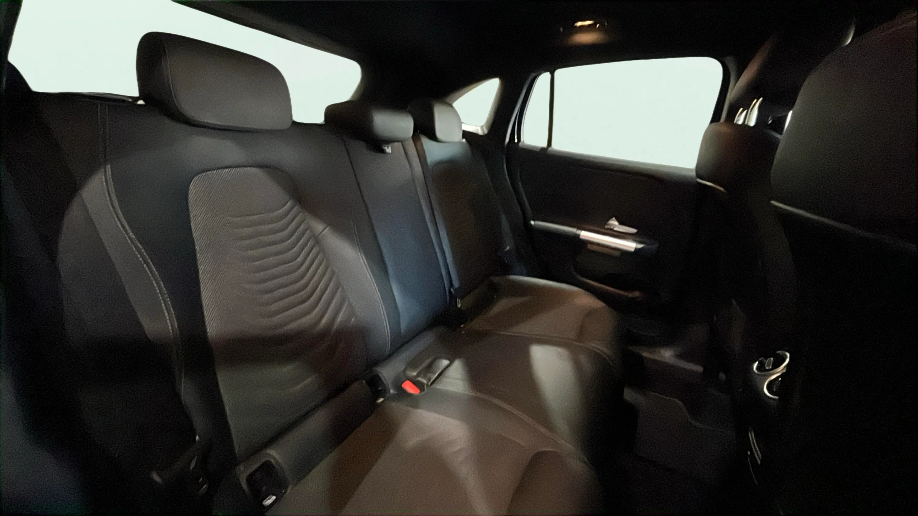 Mercedes-Benz GLA 200 D - foto 20