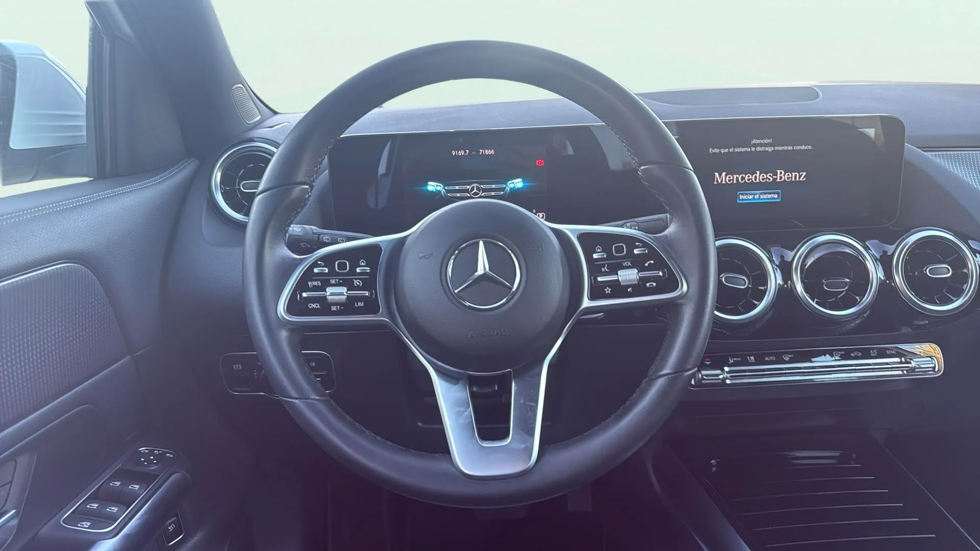 Mercedes-Benz GLA 200 D - foto 12