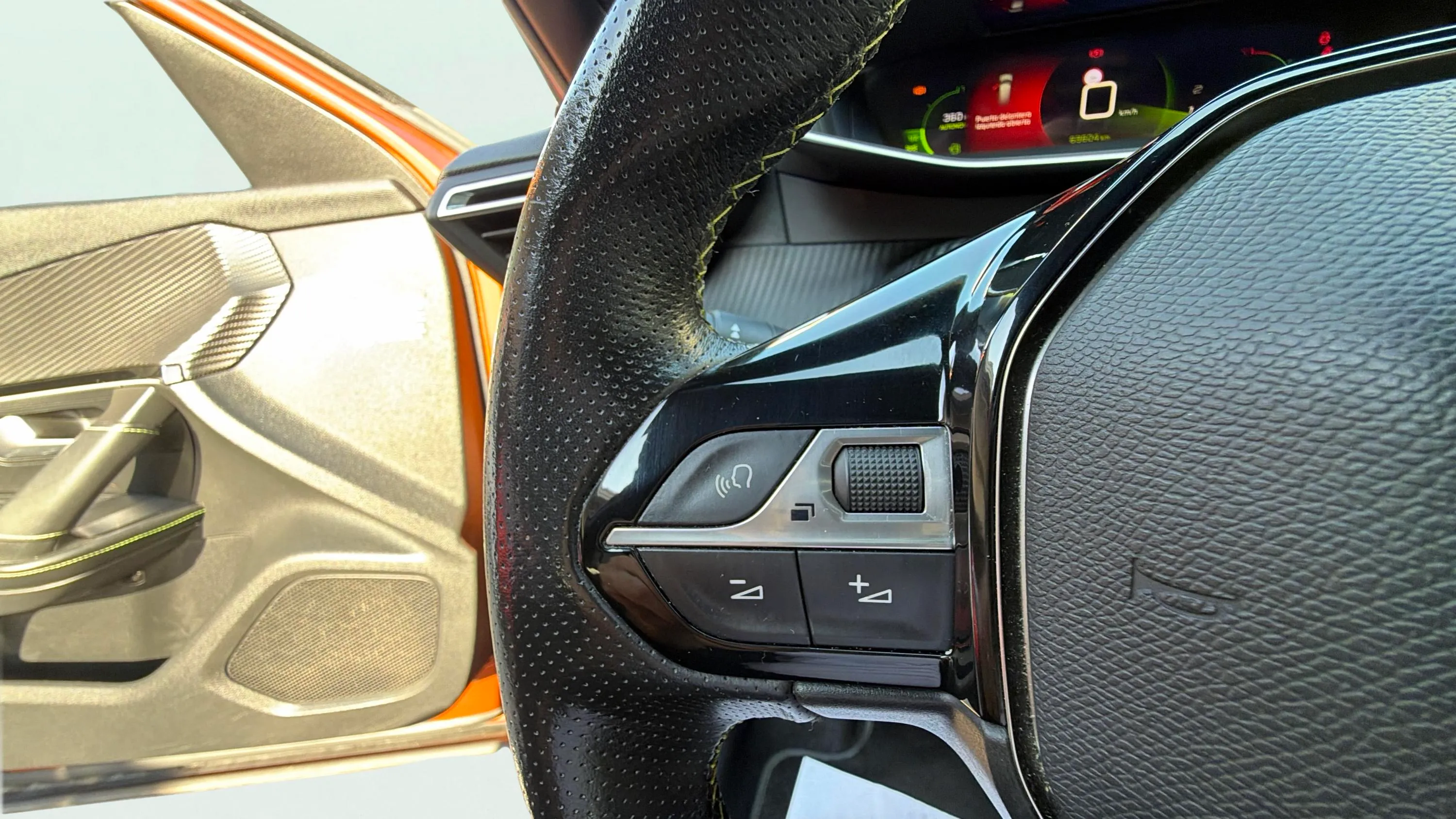 Peugeot 2008 Allure Pack PureTech 130 BVM6 - foto 10