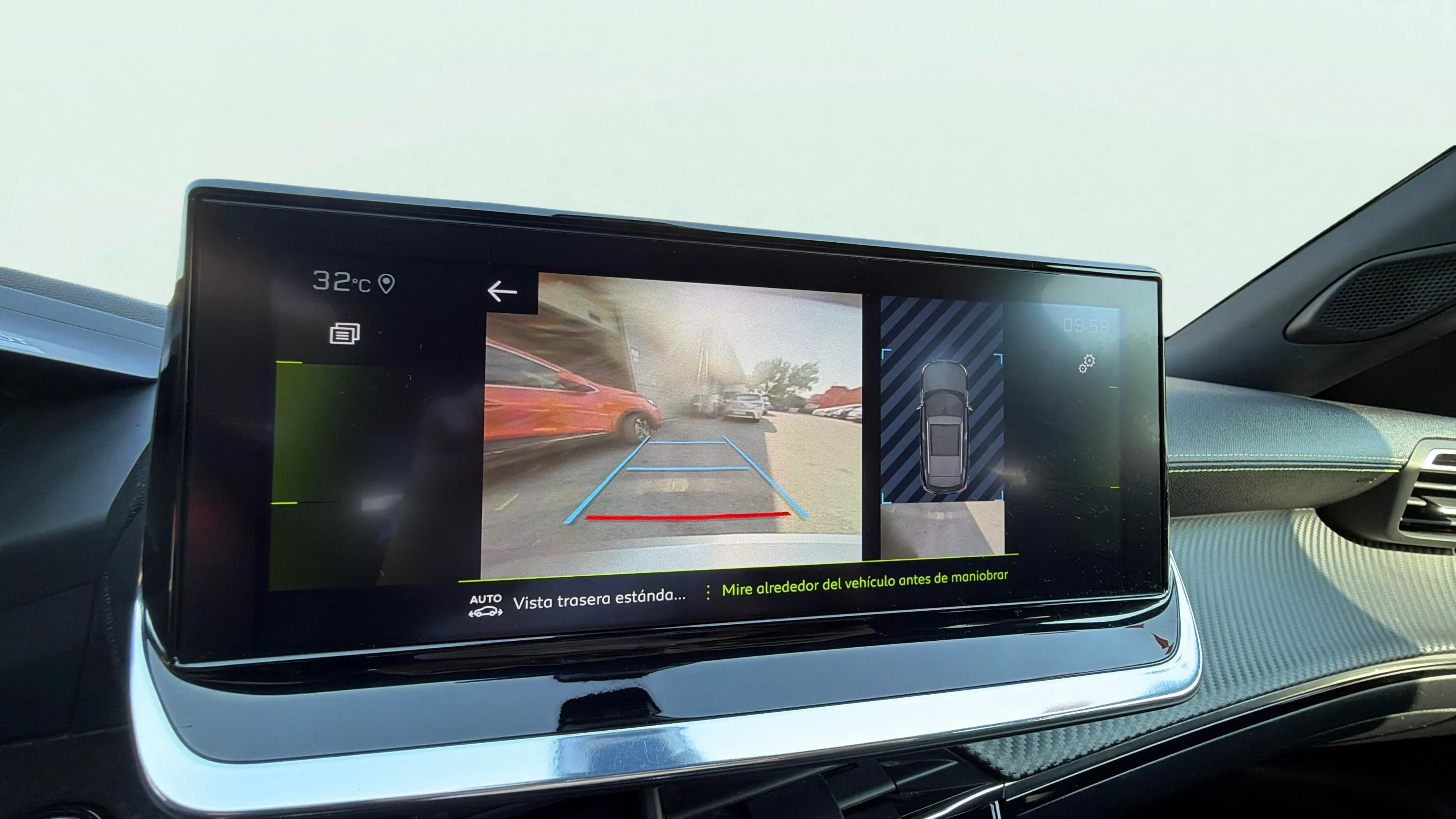 Peugeot 2008 Allure Pack PureTech 130 BVM6 - foto 16