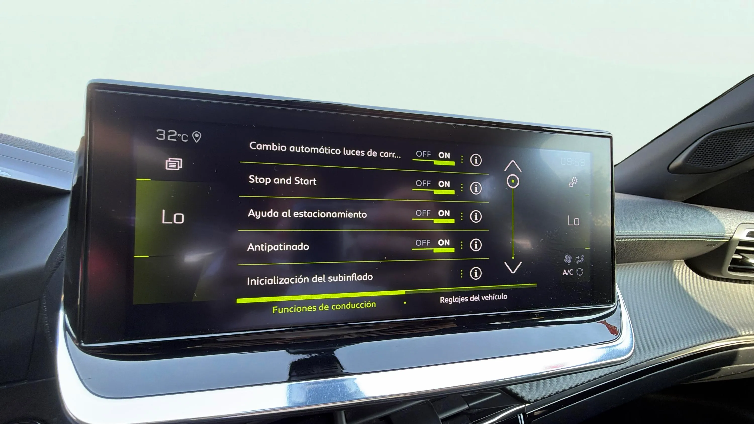 Peugeot 2008 Allure Pack PureTech 130 BVM6 - foto 19