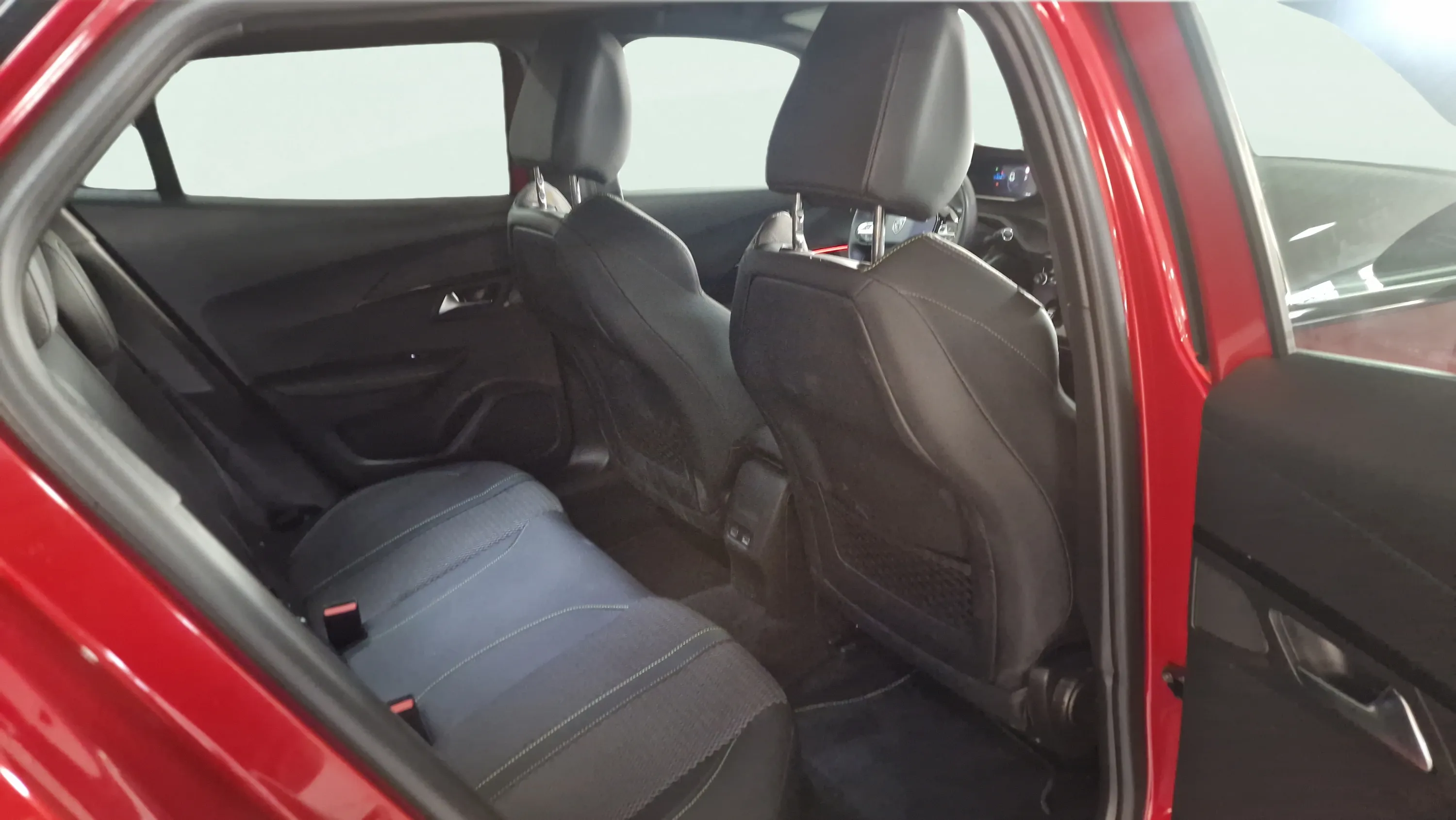 Peugeot 2008 Eléctrico GT 156 - foto 24