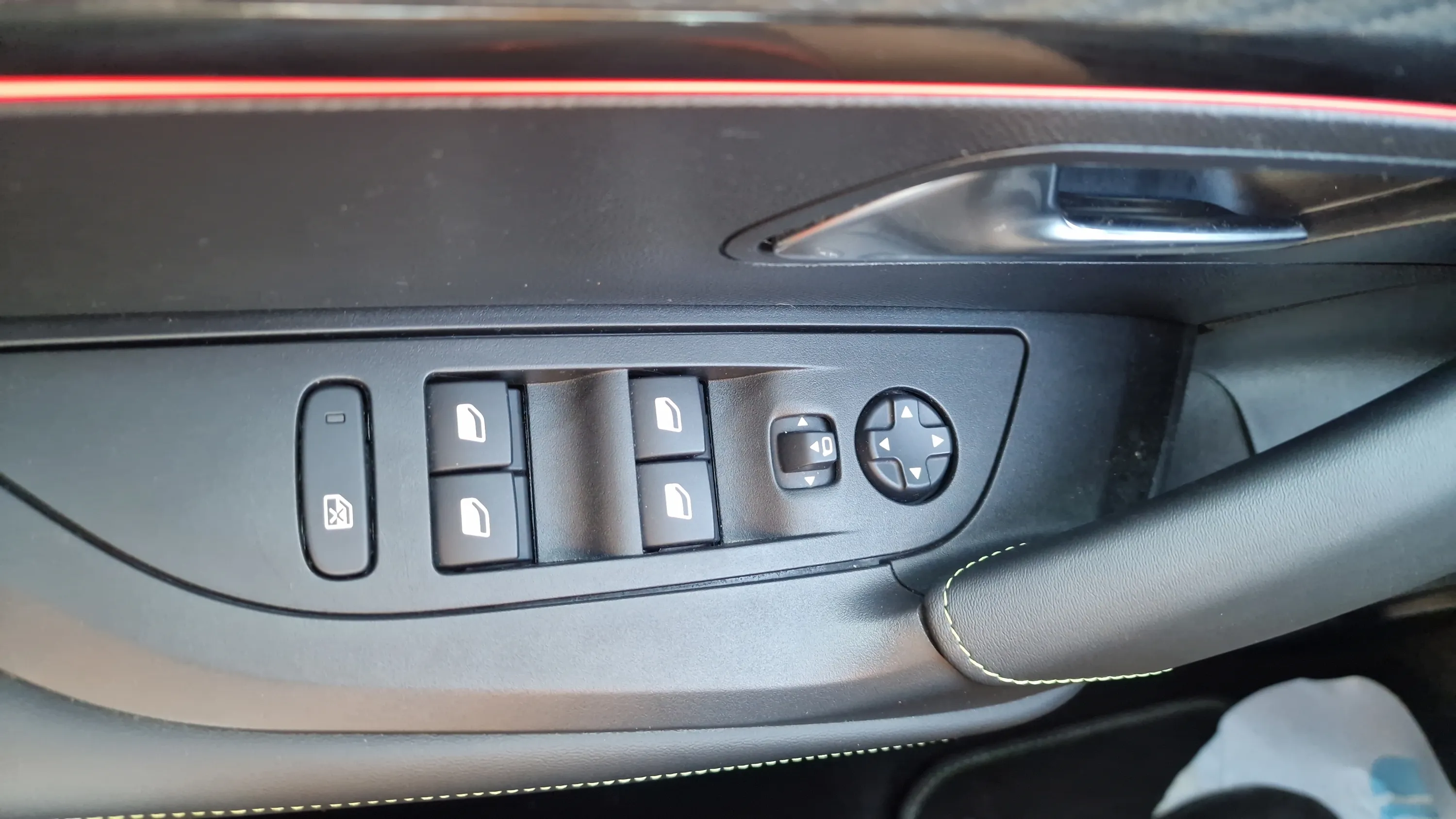 Peugeot 2008 Eléctrico GT 156 - foto 18