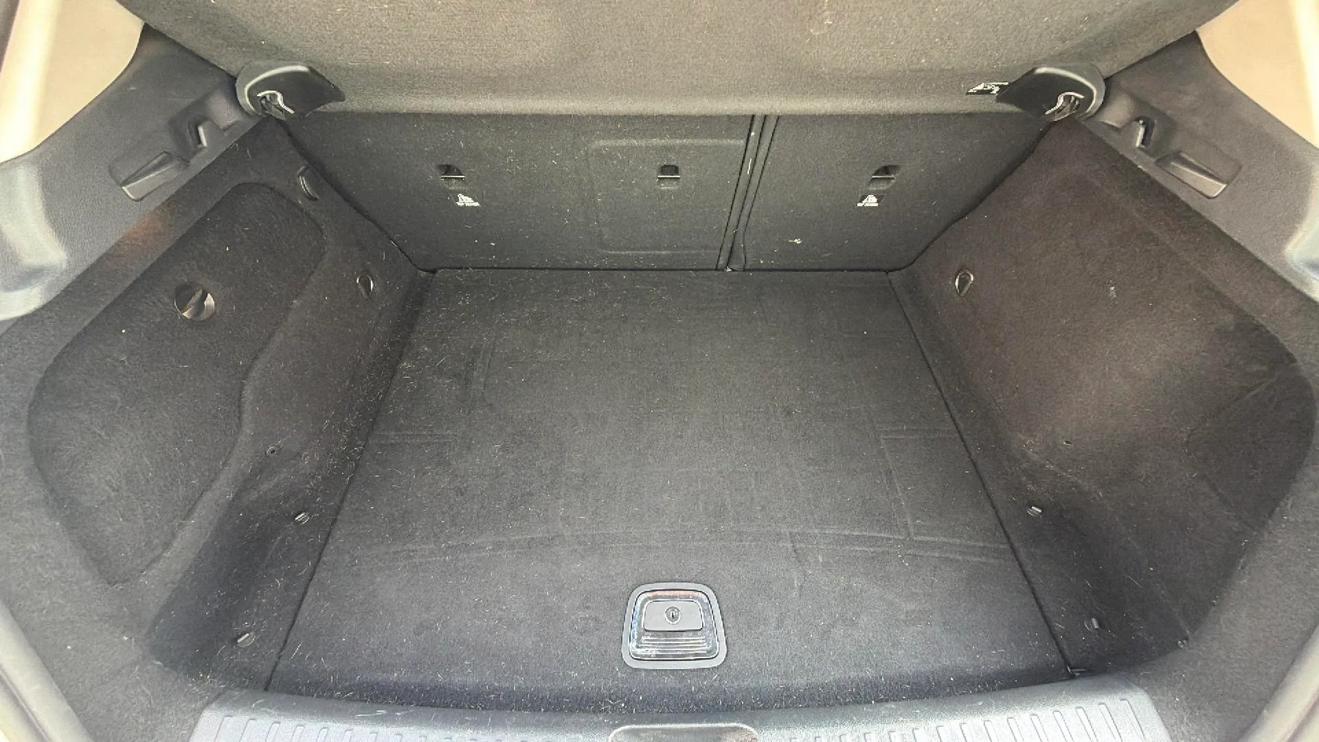 Mercedes-Benz GLA 180 - foto 18
