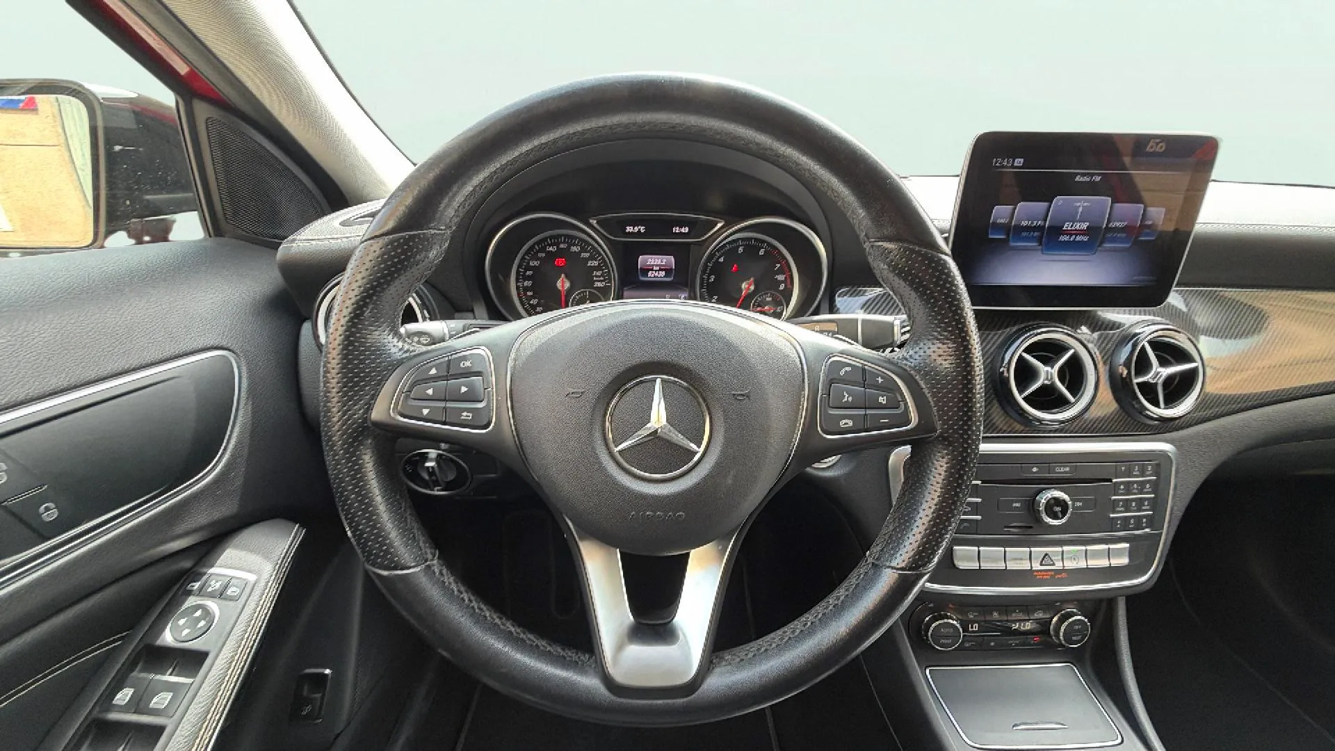 Mercedes-Benz GLA 180 - foto 11