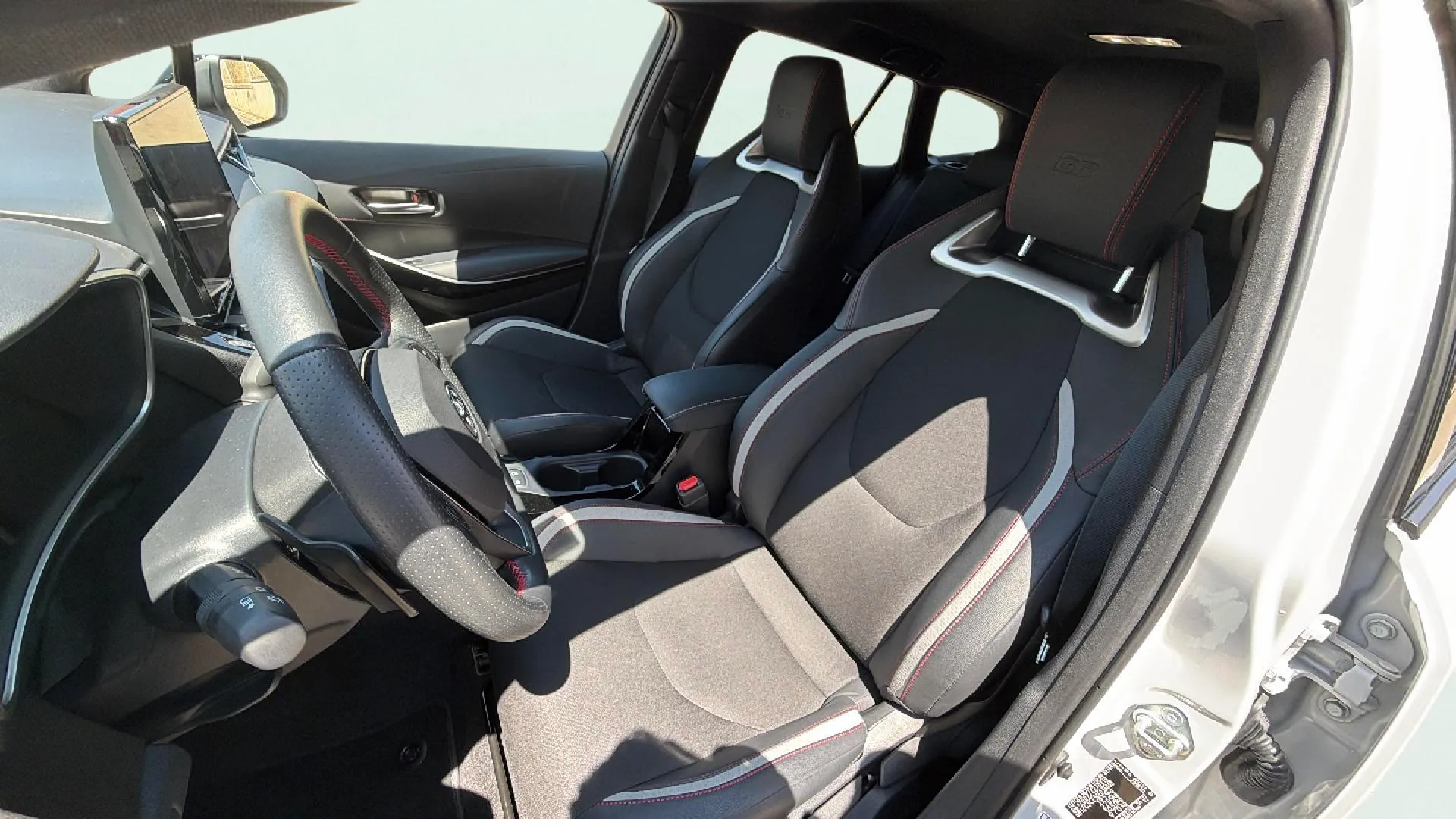 Toyota Corolla 200H GR-Sport Touring Sport - foto 22