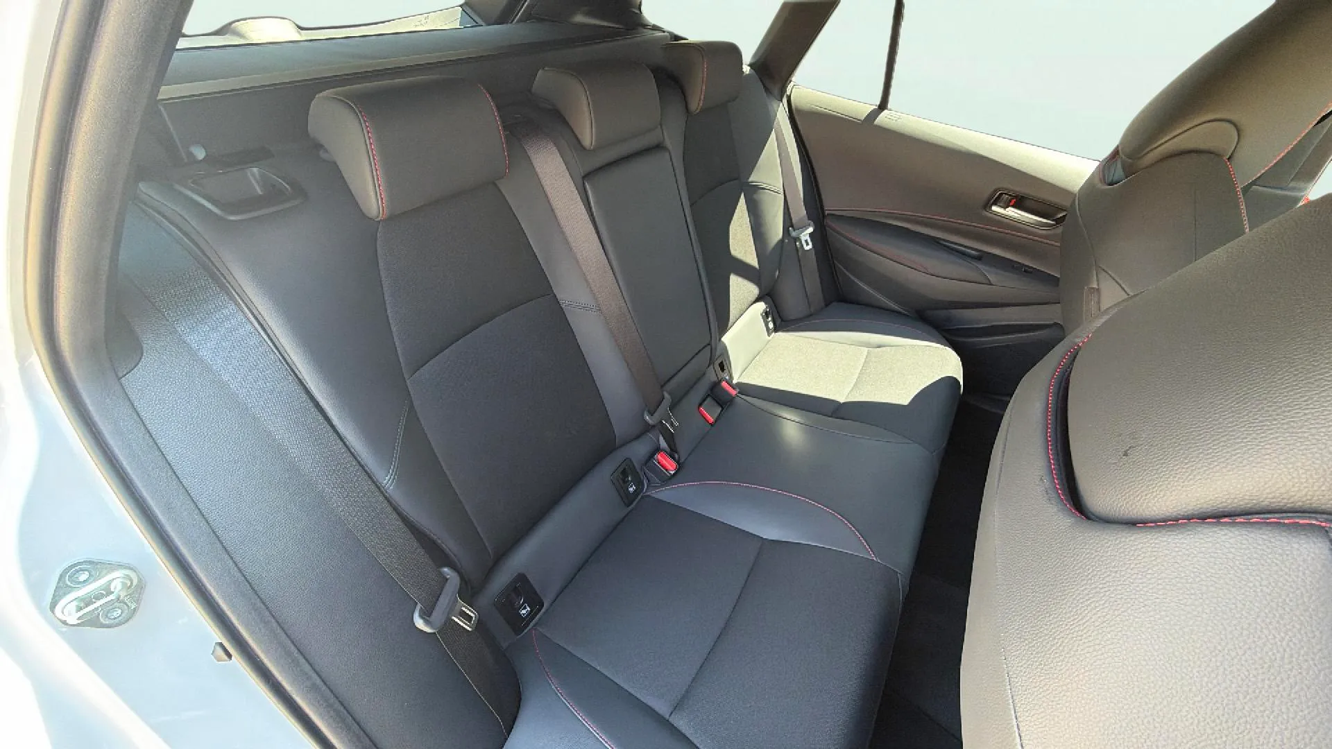 Toyota Corolla 200H GR-Sport Touring Sport - foto 10